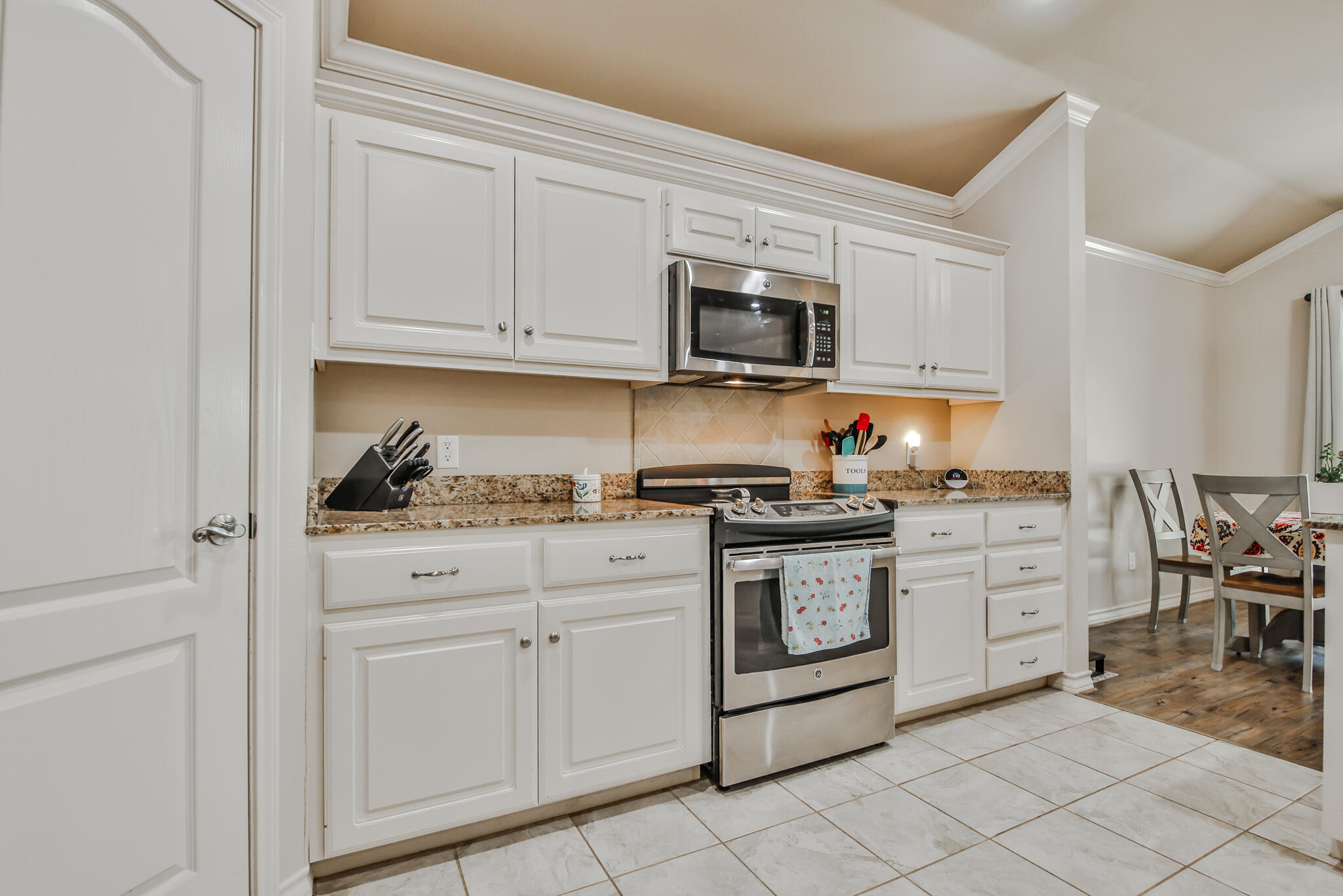 10608 York Avenue Property Photo 13