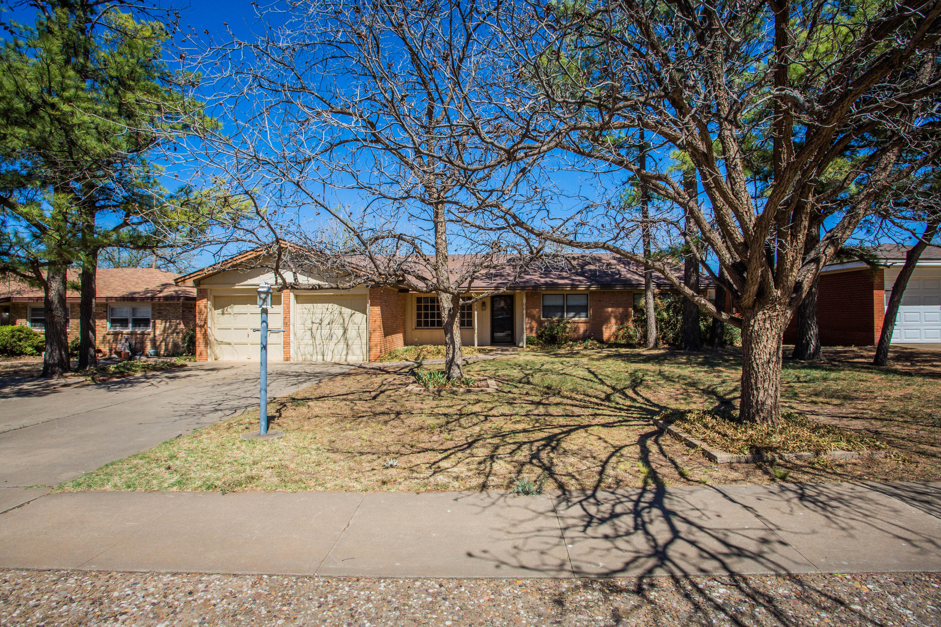 2124 68th Street Property Photo 1
