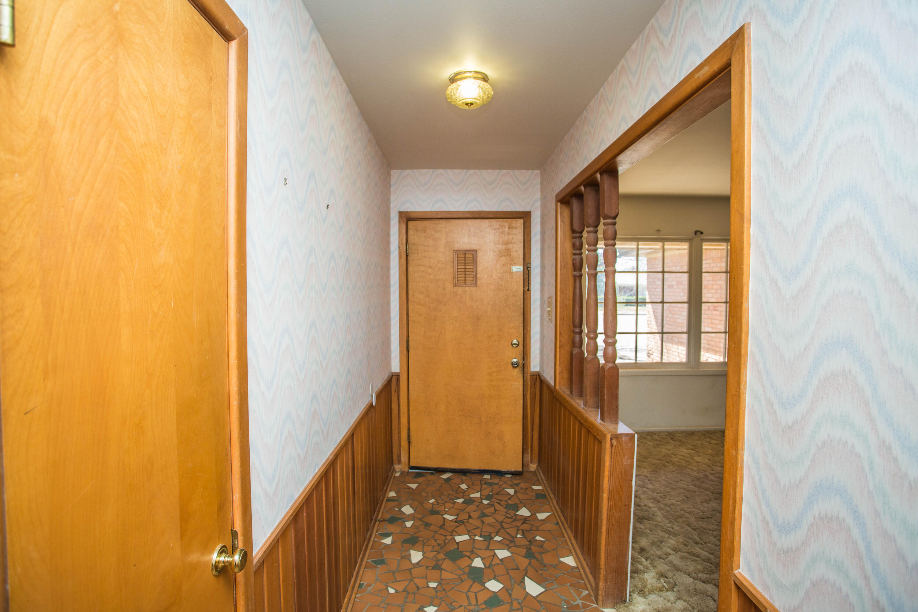 2124 68th Street Property Photo 4