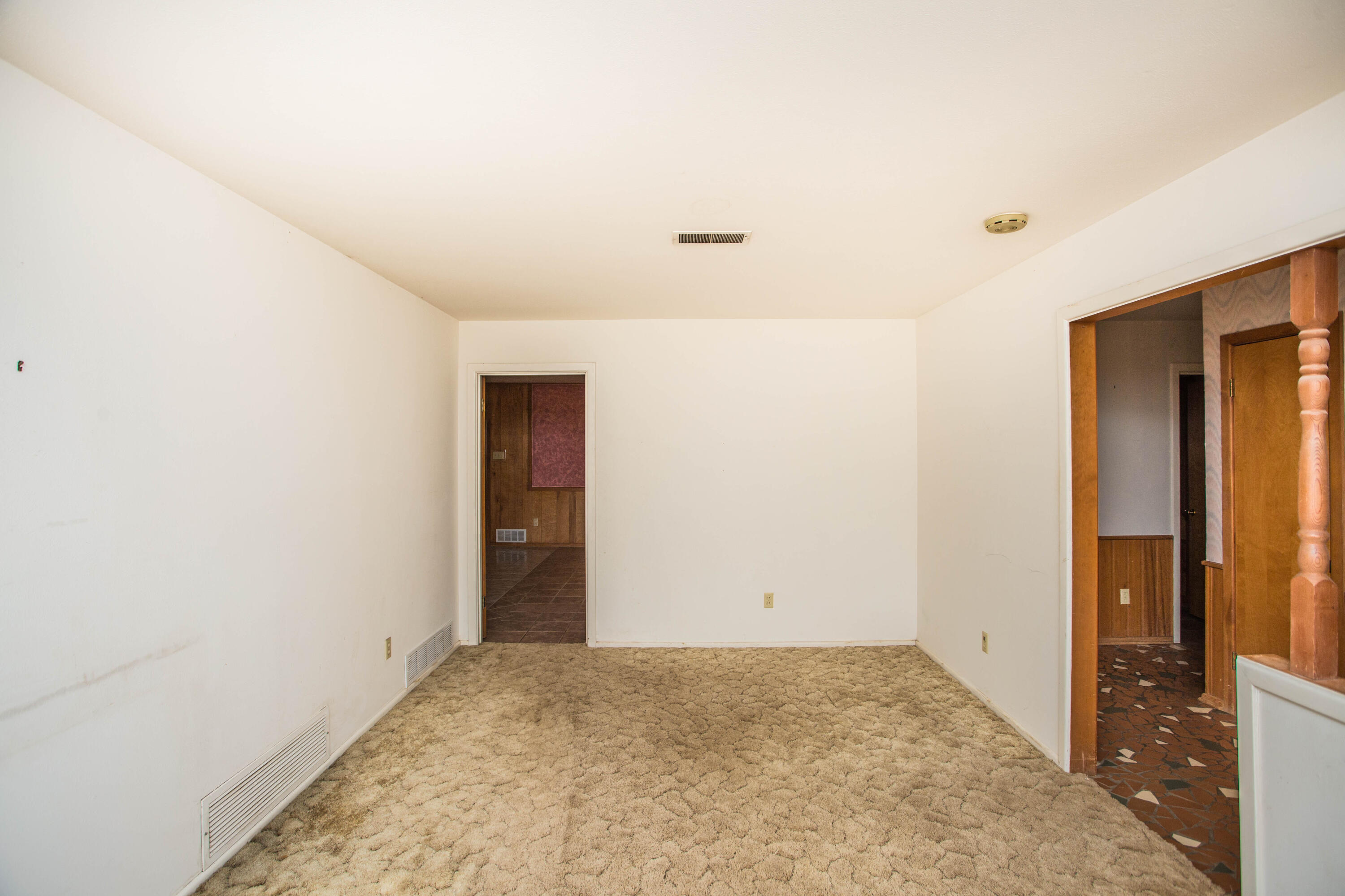 2124 68th Street Property Photo 6