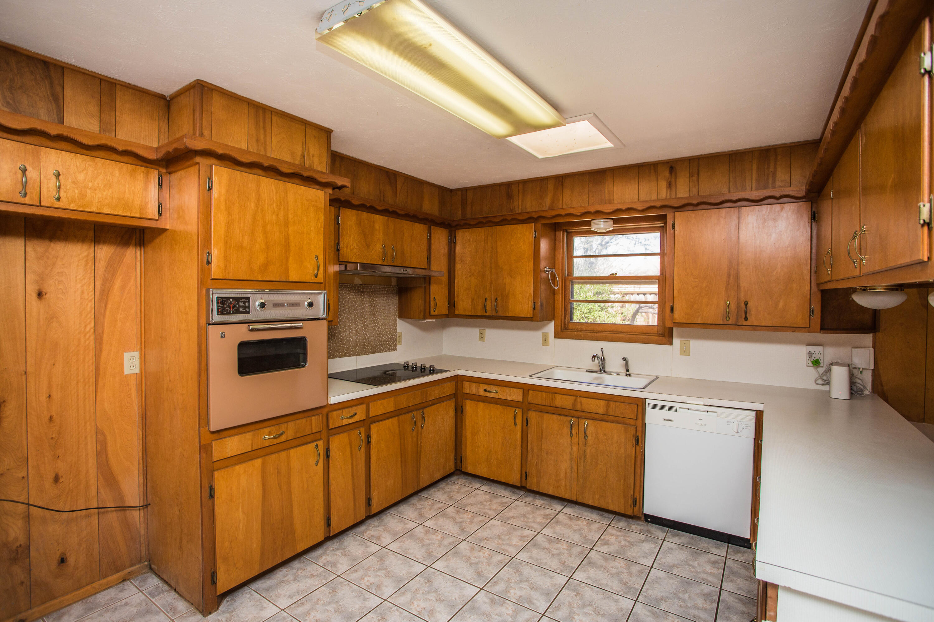 2124 68th Street Property Photo 10