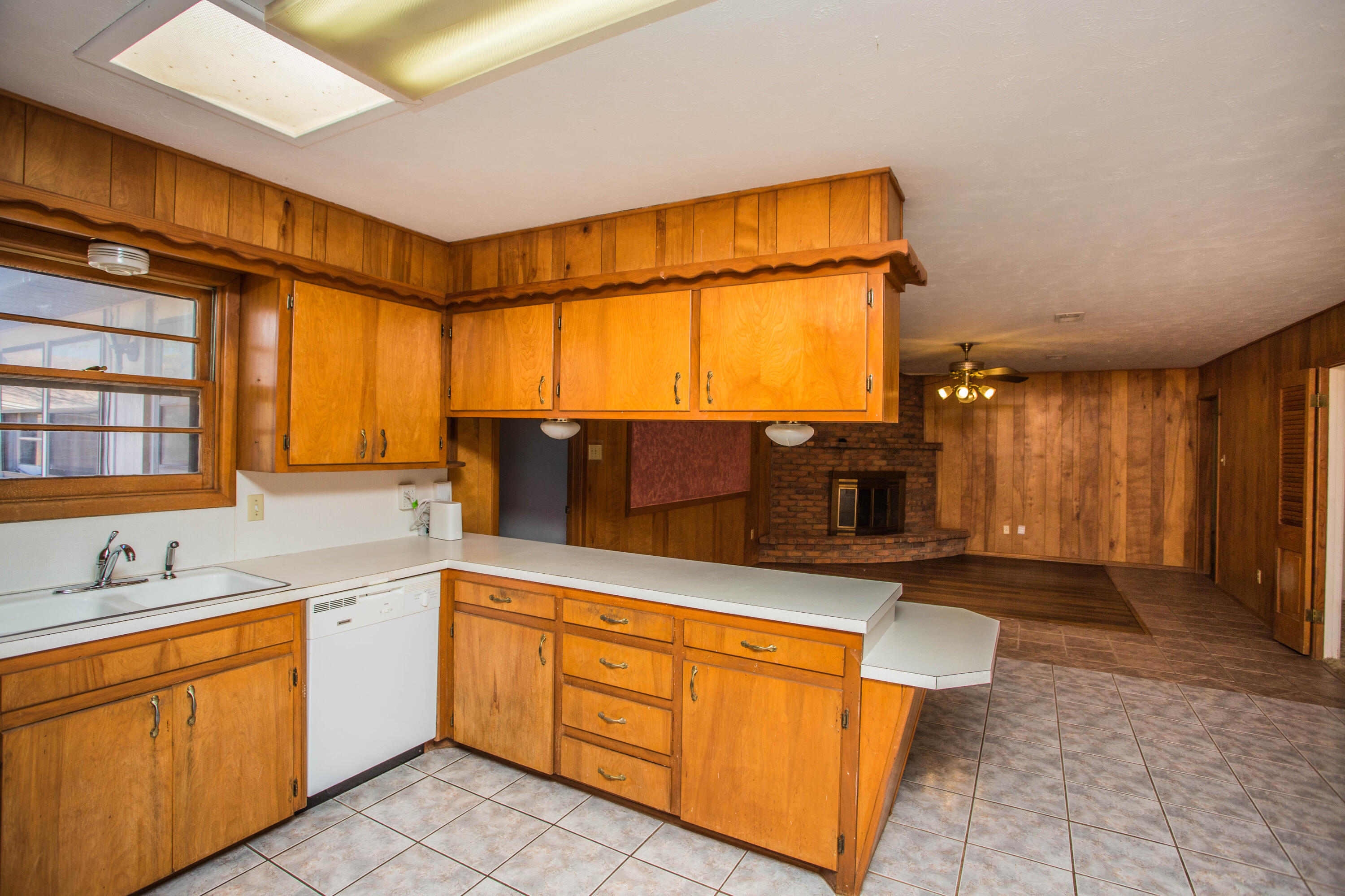 2124 68th Street Property Photo 11