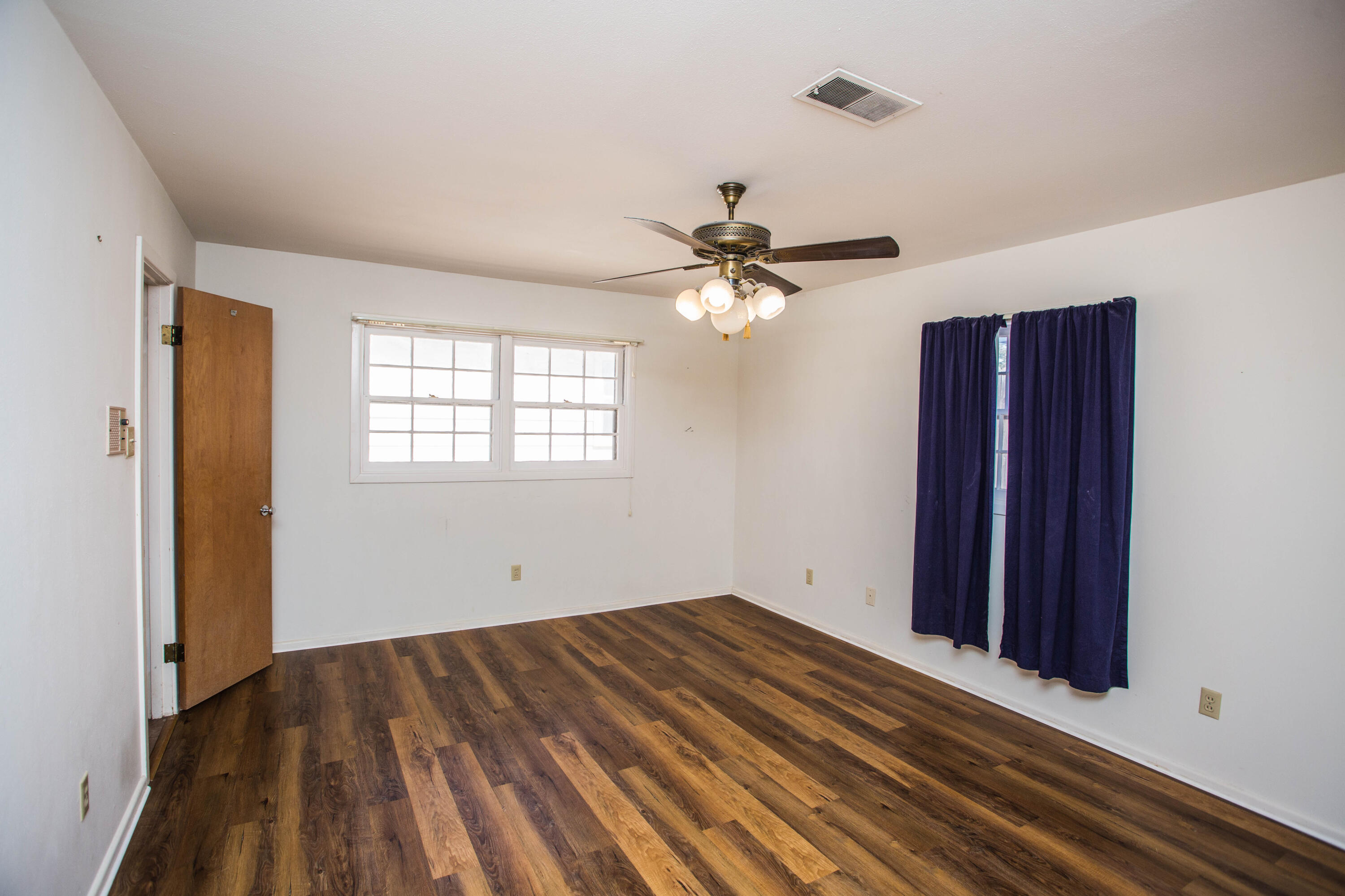 2124 68th Street Property Photo 13