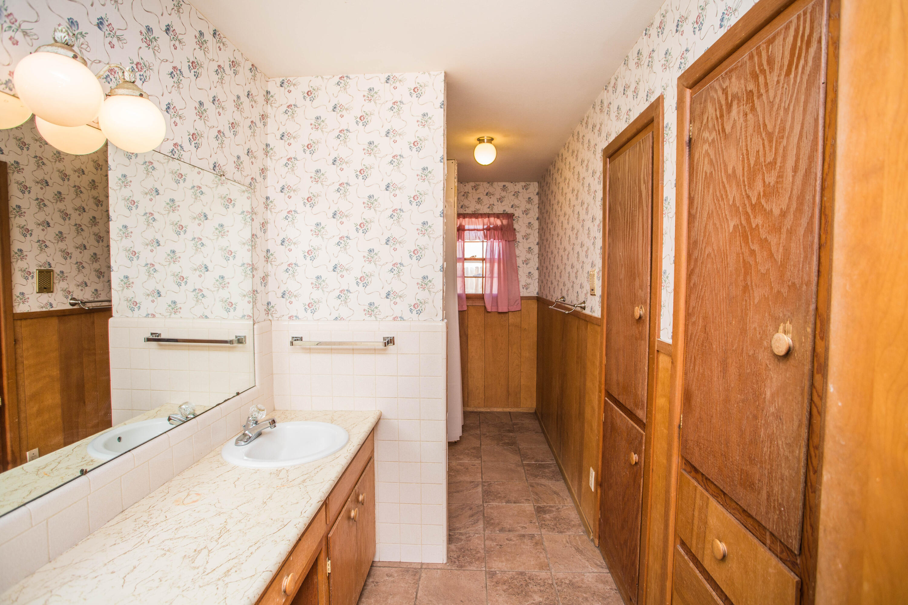 2124 68th Street Property Photo 19