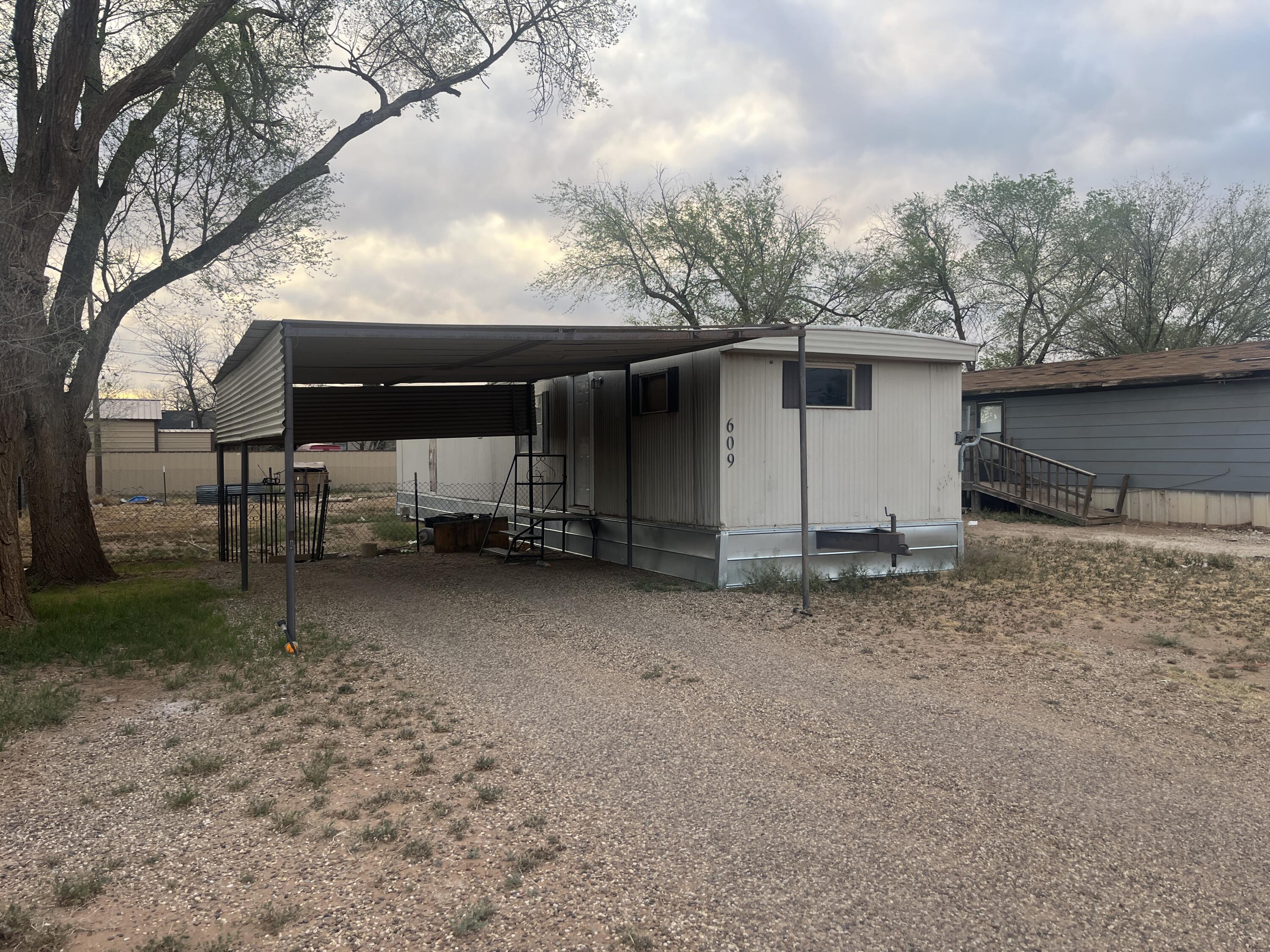 609 N Avenue L Property Photo 1