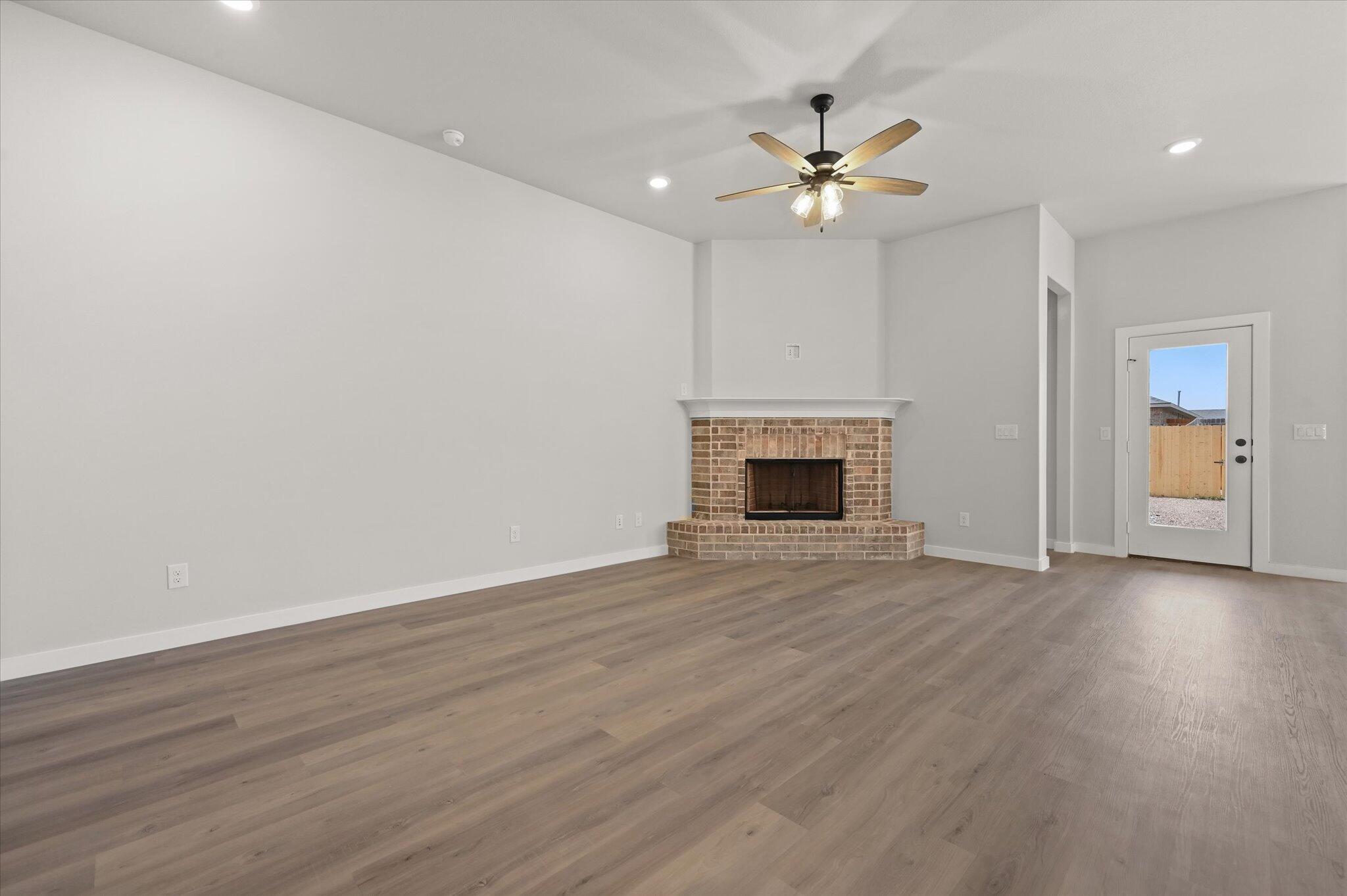 2708 Volney Avenue Property Photo 4