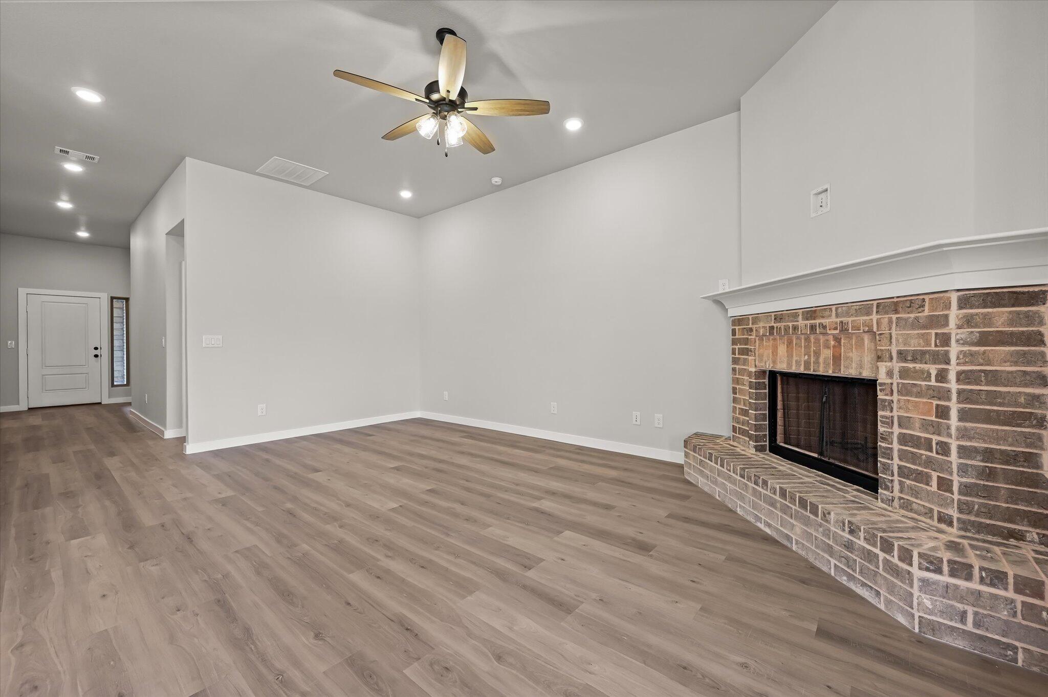 2708 Volney Avenue Property Photo 5