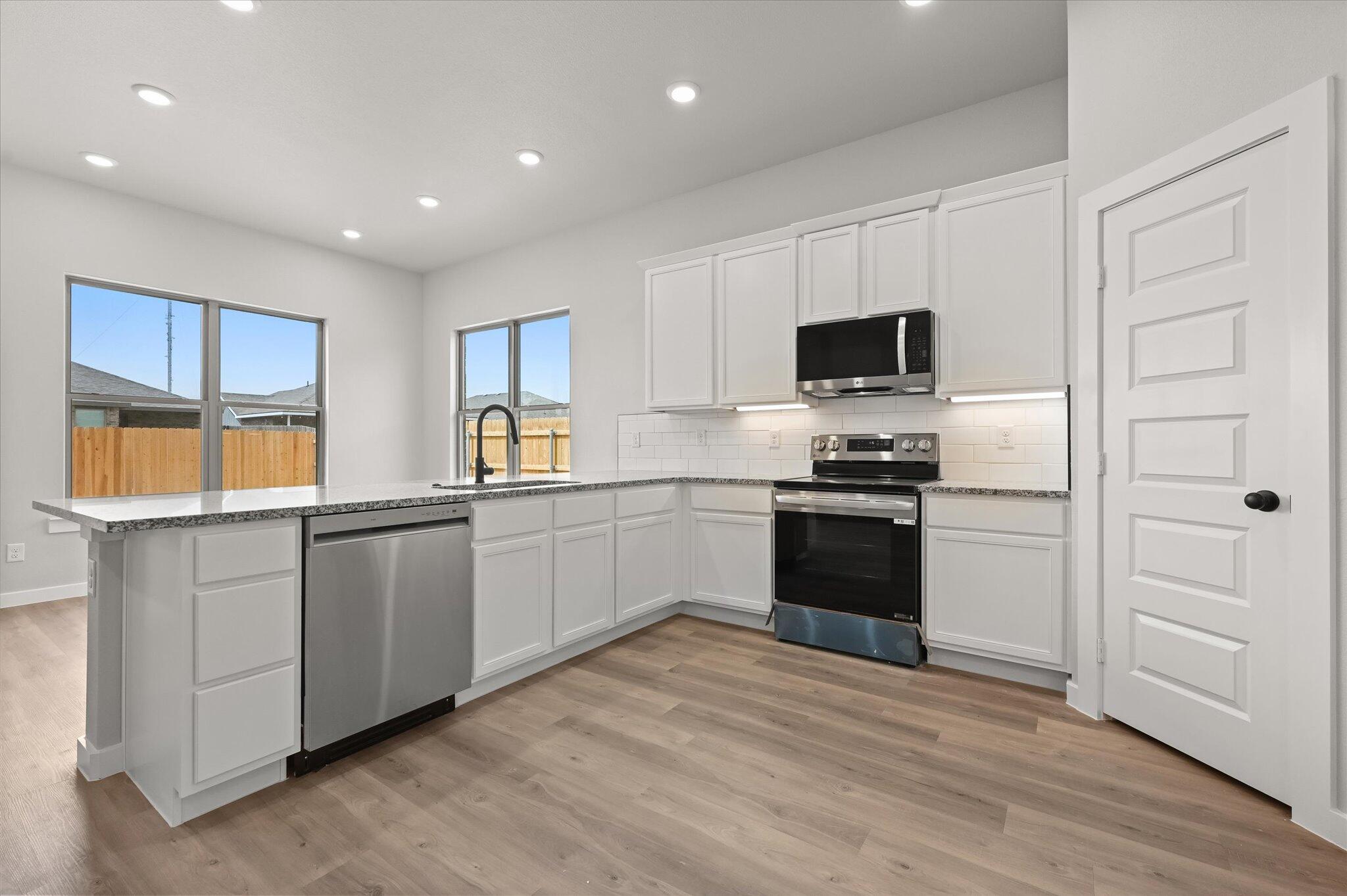 2708 Volney Avenue Property Photo 8
