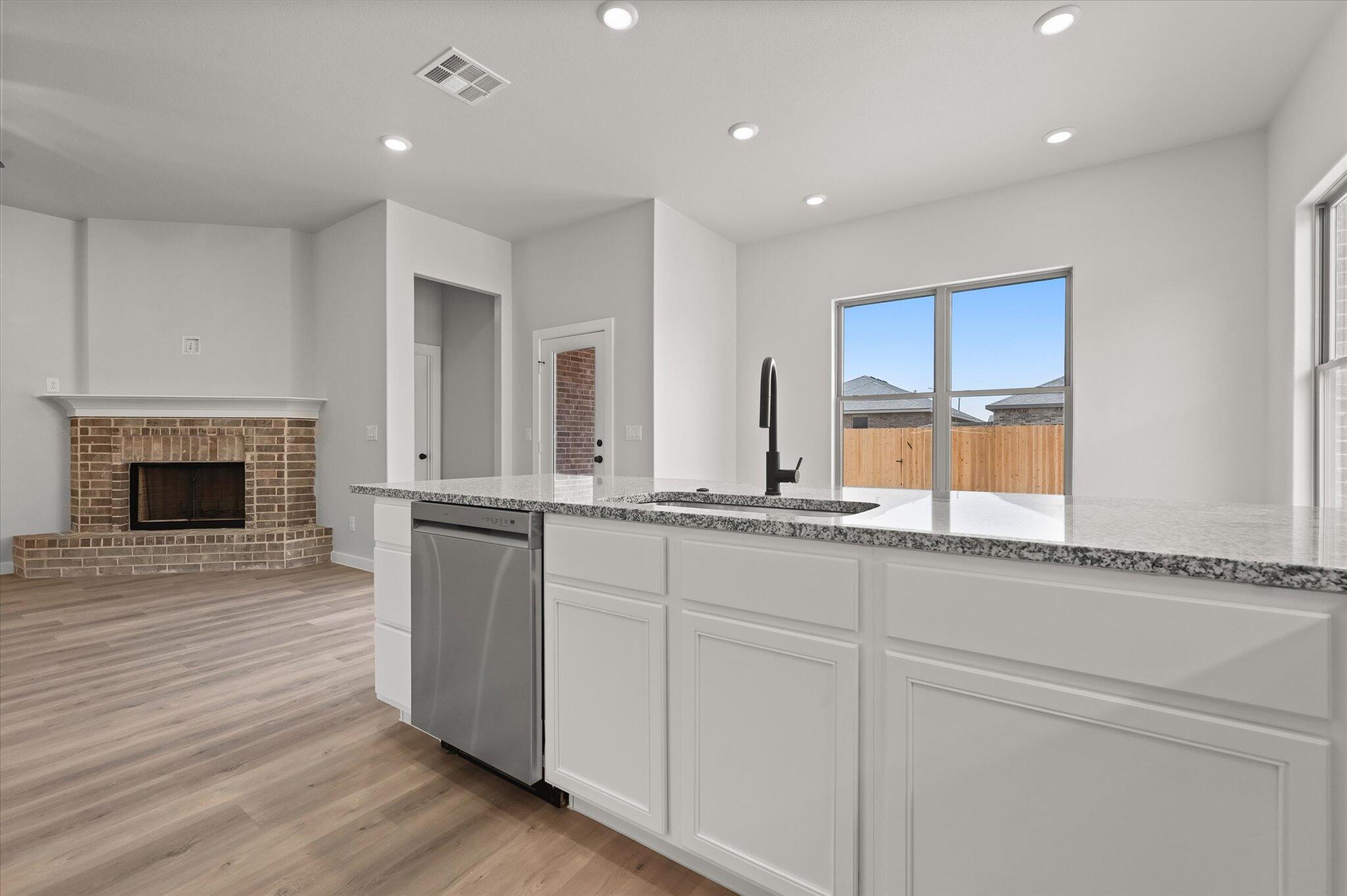 2708 Volney Avenue Property Photo 9