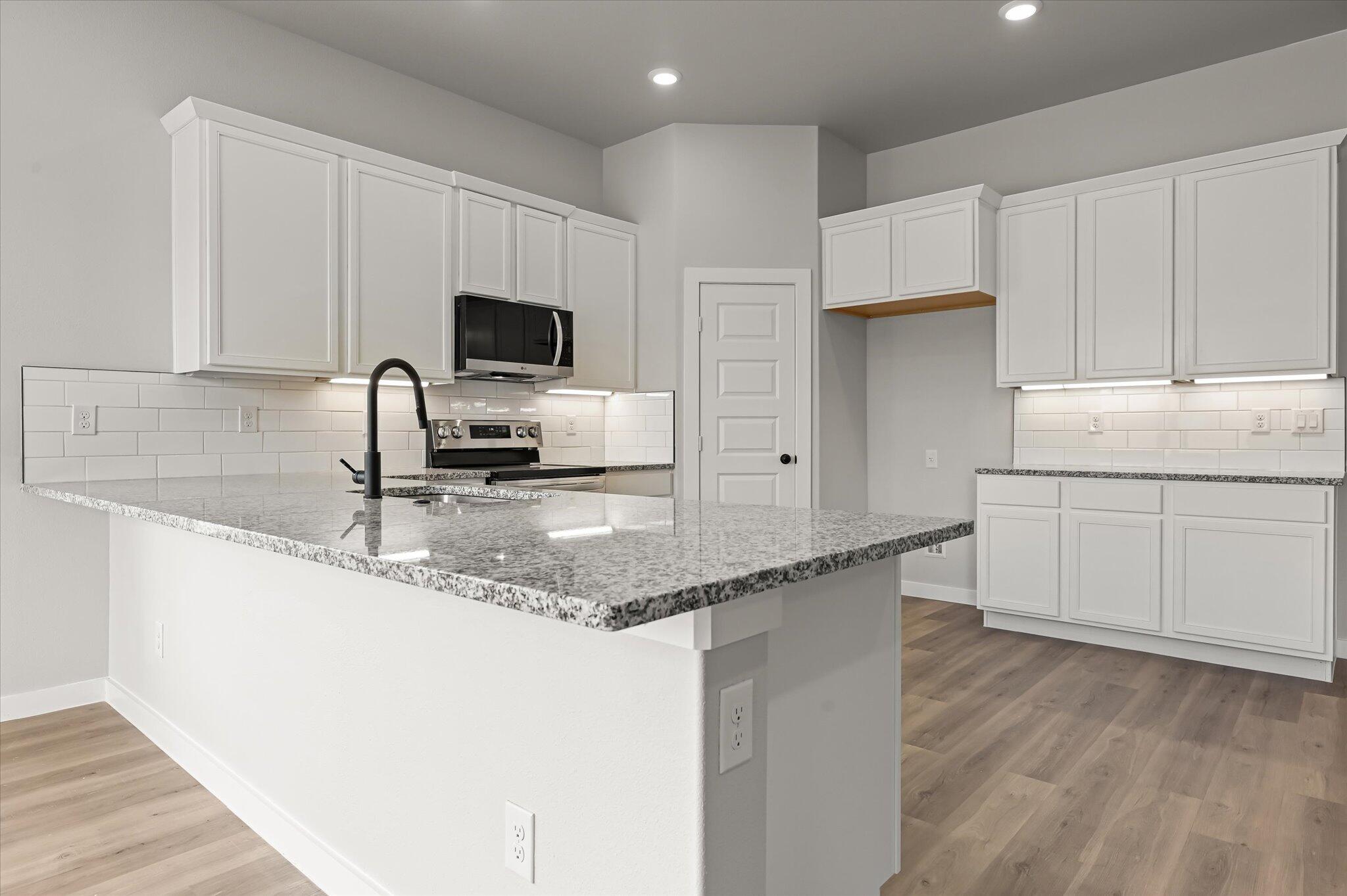 2708 Volney Avenue Property Photo 10