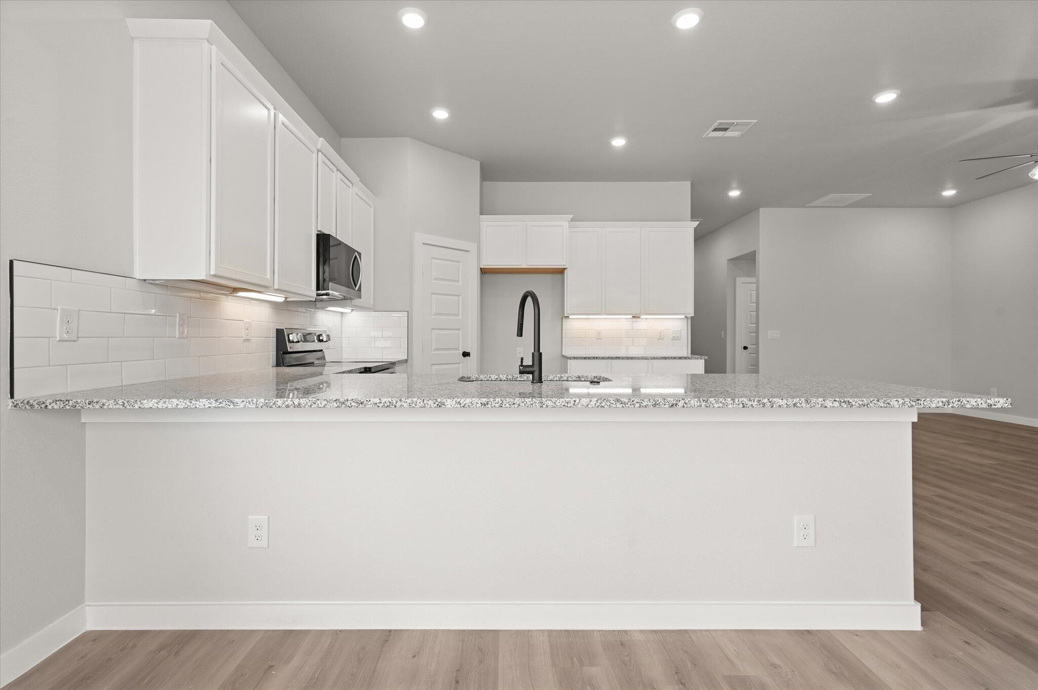 2708 Volney Avenue Property Photo 11