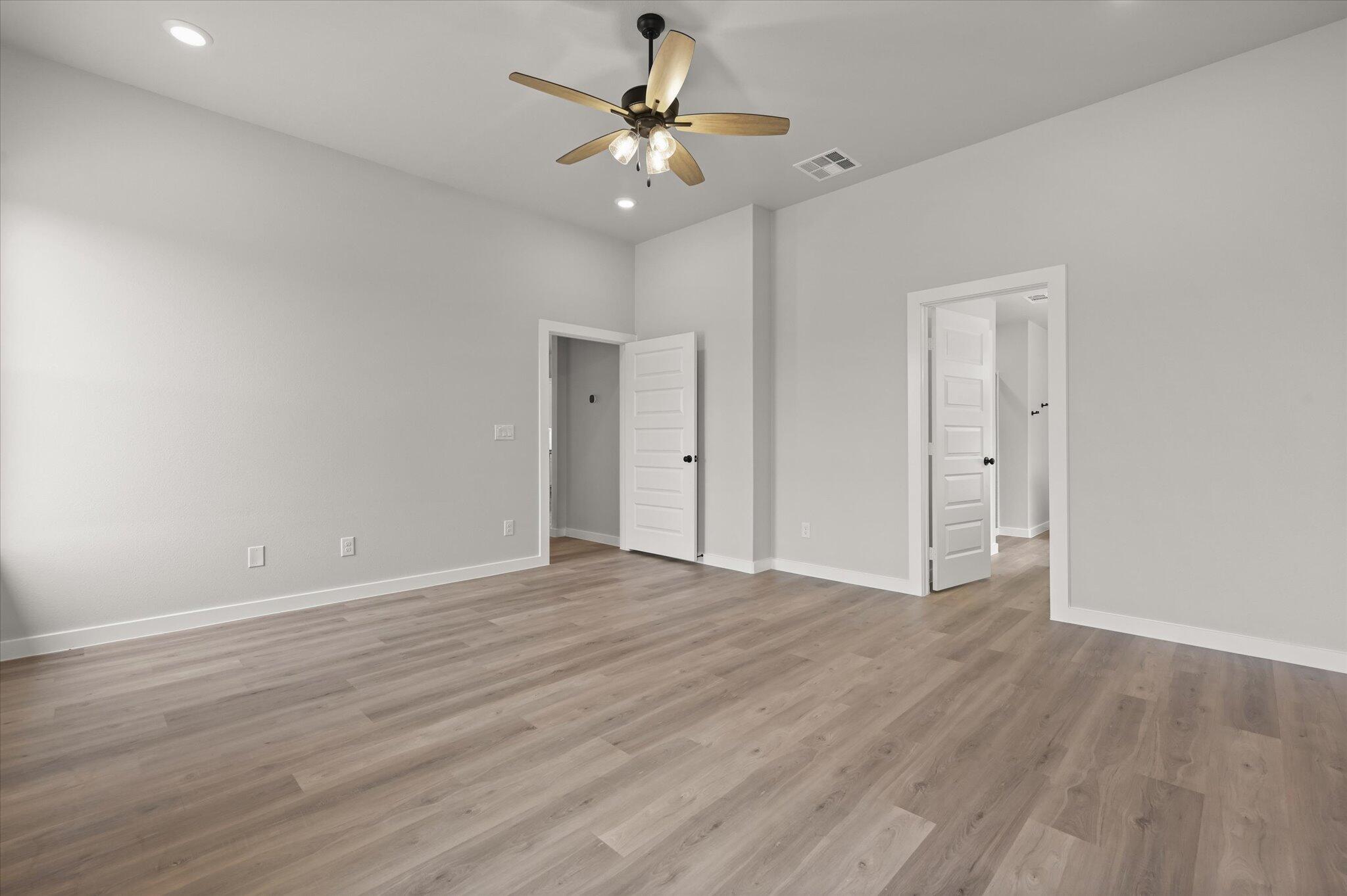 2708 Volney Avenue Property Photo 14