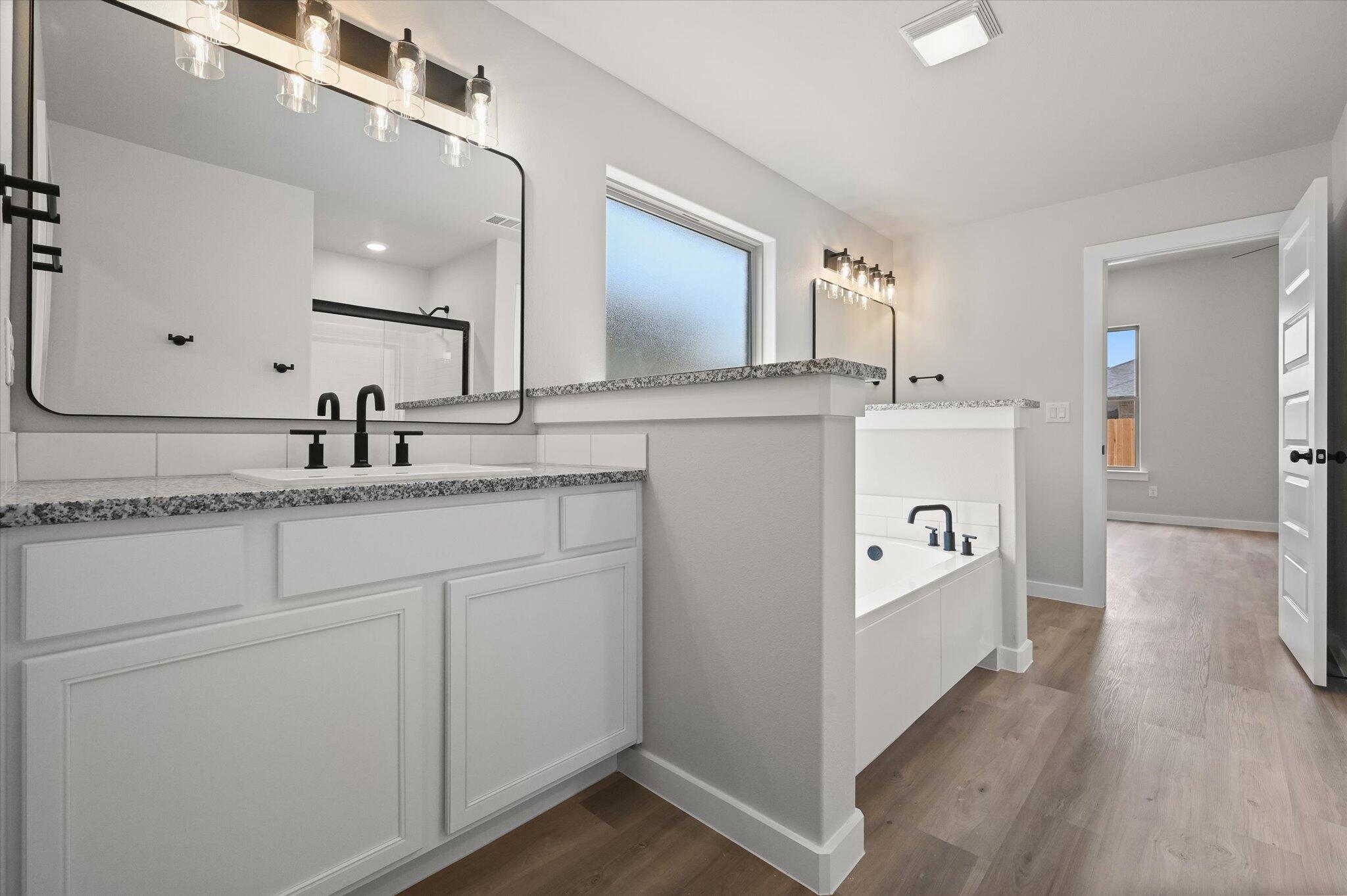 2708 Volney Avenue Property Photo 15