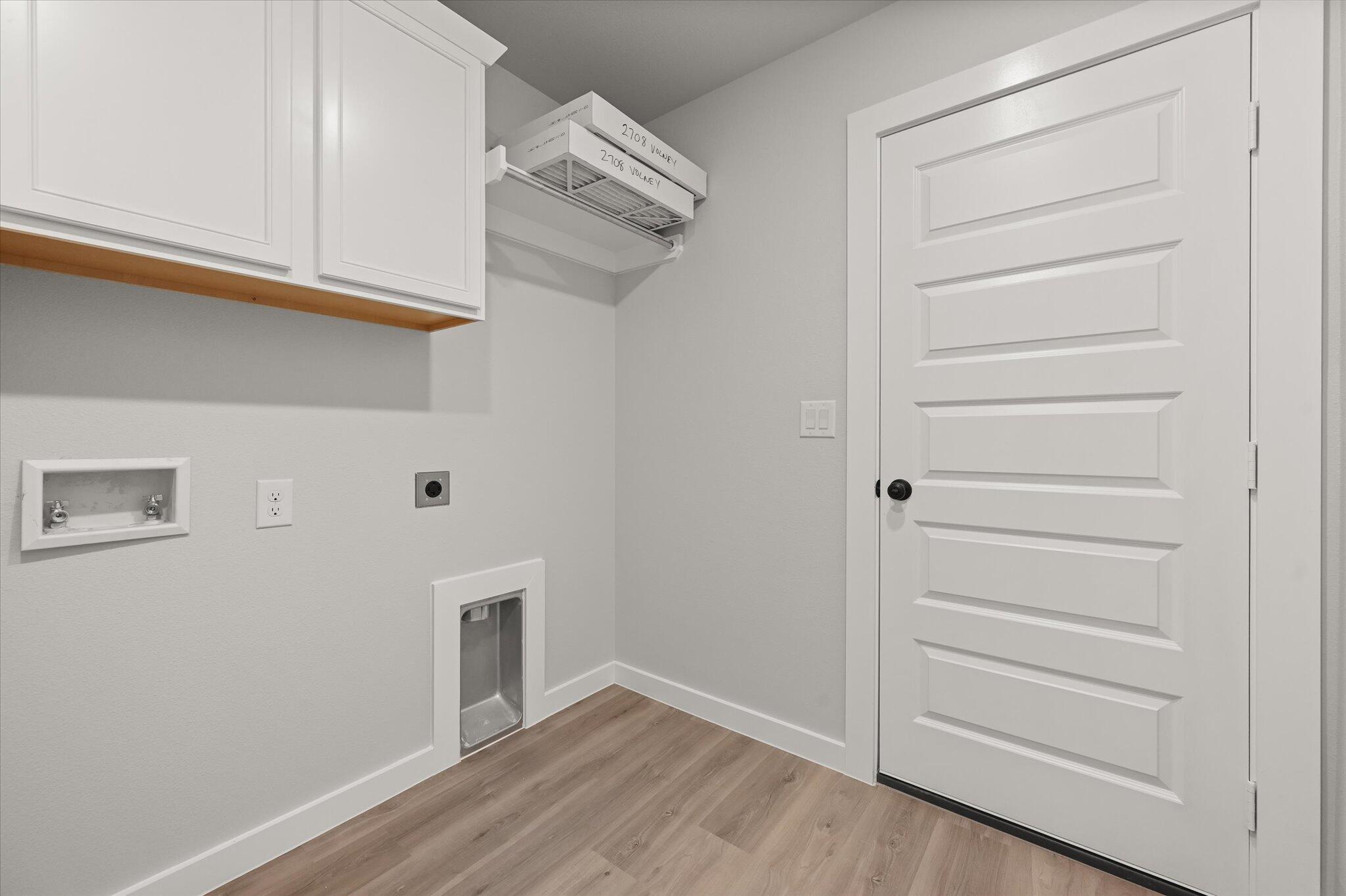 2708 Volney Avenue Property Photo 18