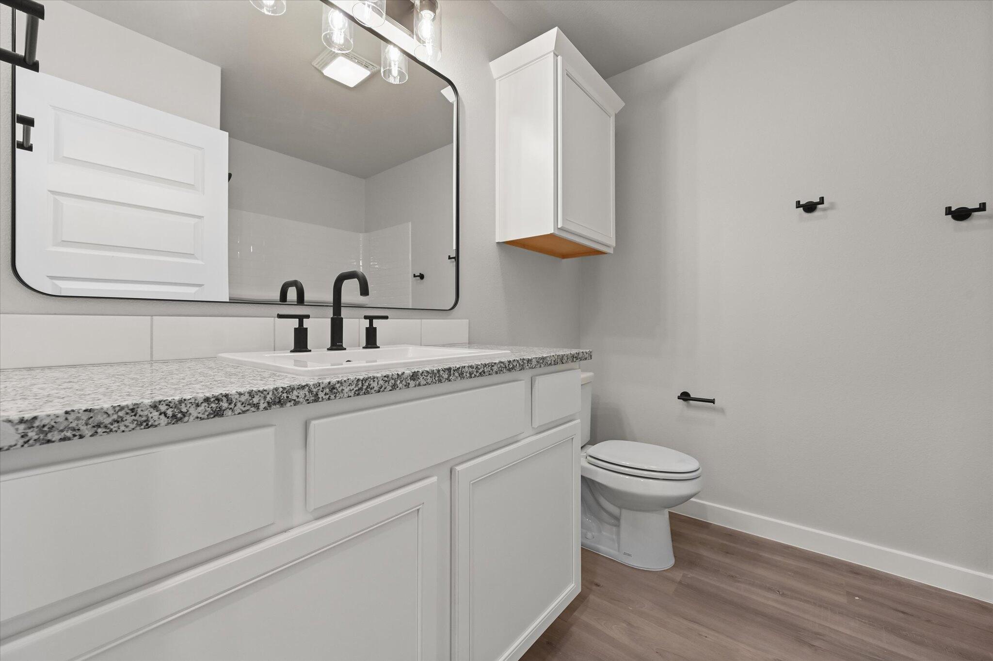 2708 Volney Avenue Property Photo 22