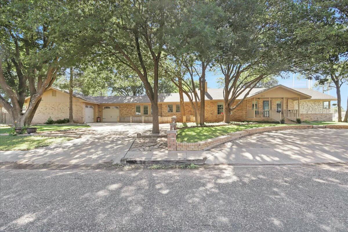 1013 S School Avenue Property Photo 1