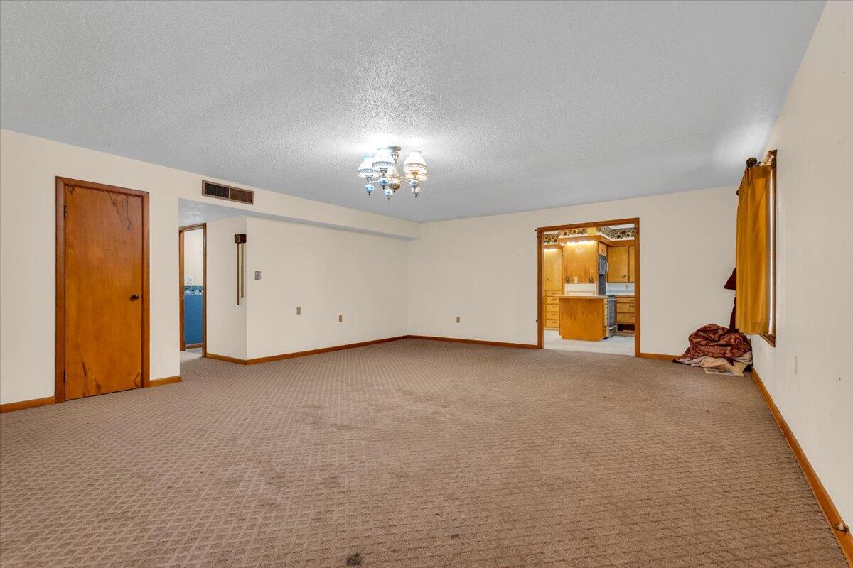 849 N Us-385 Property Photo 10