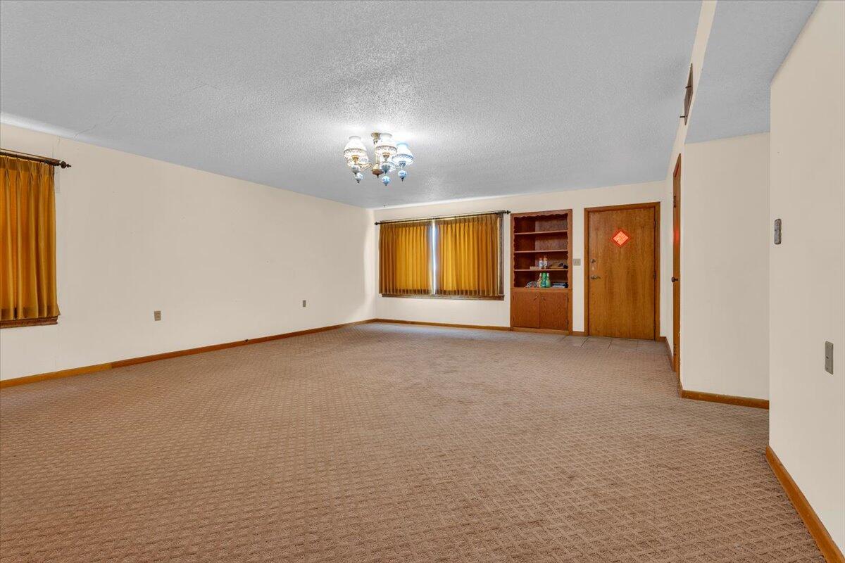 849 N Us-385 Property Photo 12