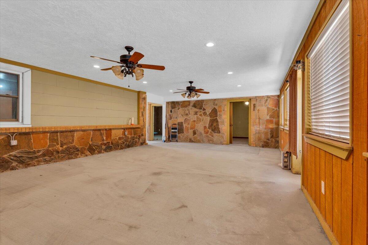 849 N Us-385 Property Photo 27
