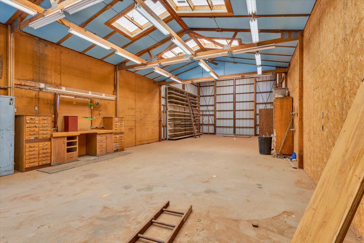 849 N Us-385 Property Photo 34