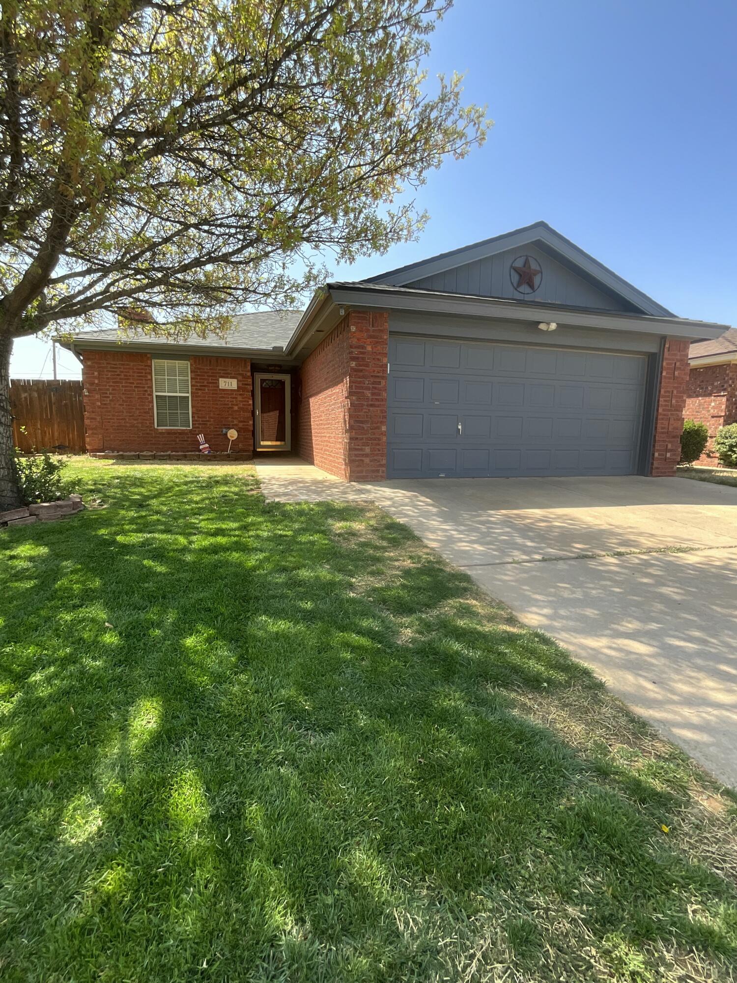 711 9th Street Property Photo 1