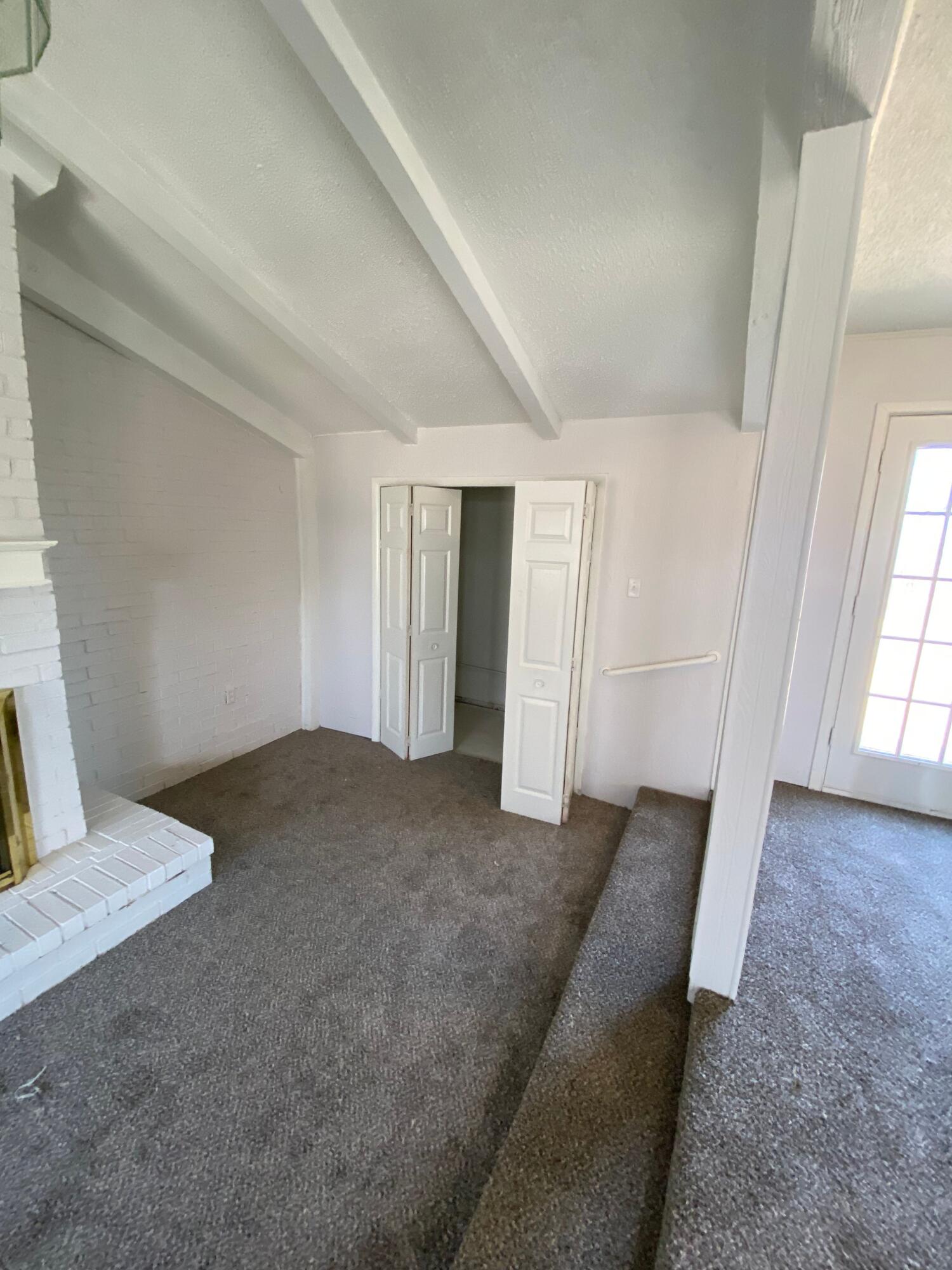 2412 36th Street Property Photo 3