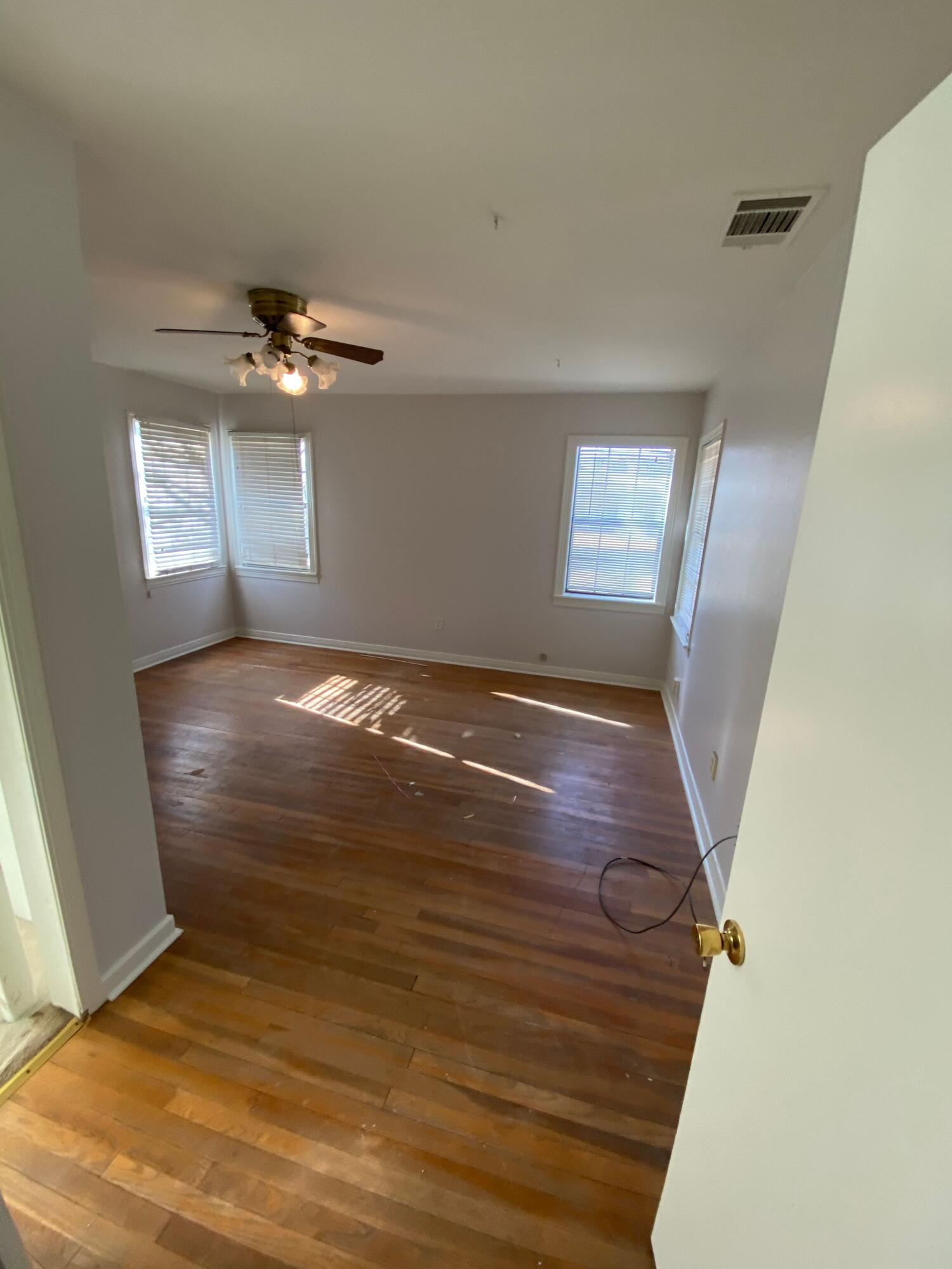 2412 36th Street Property Photo 6