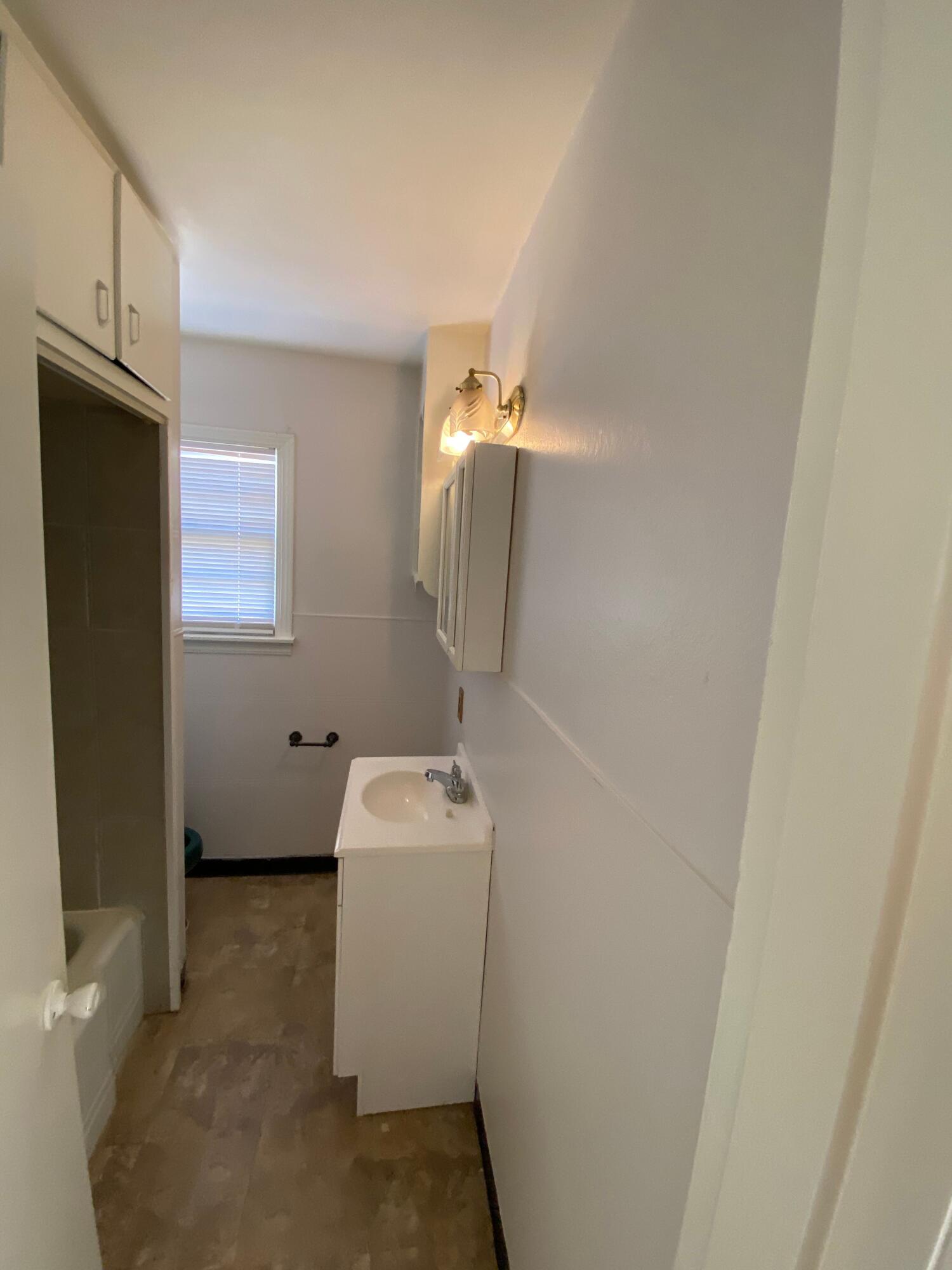 2412 36th Street Property Photo 7