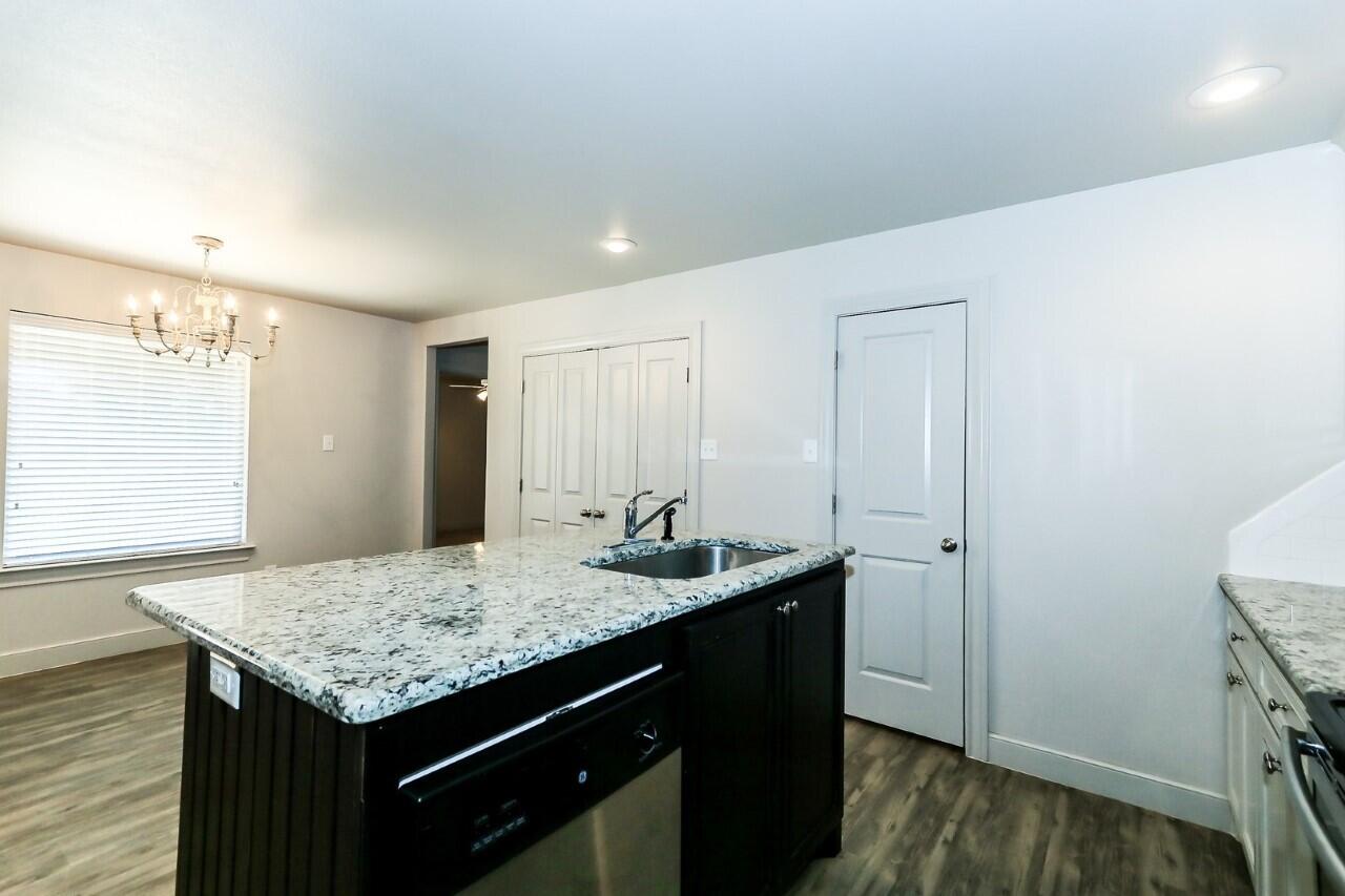 3823 133rd Street, B Property Photo 6