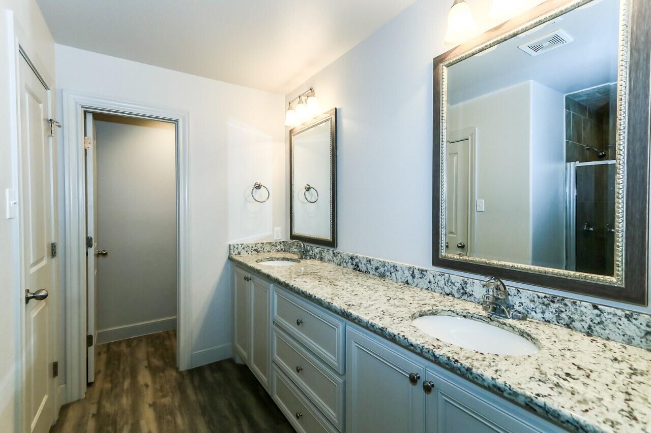3823 133rd Street, B Property Photo 8