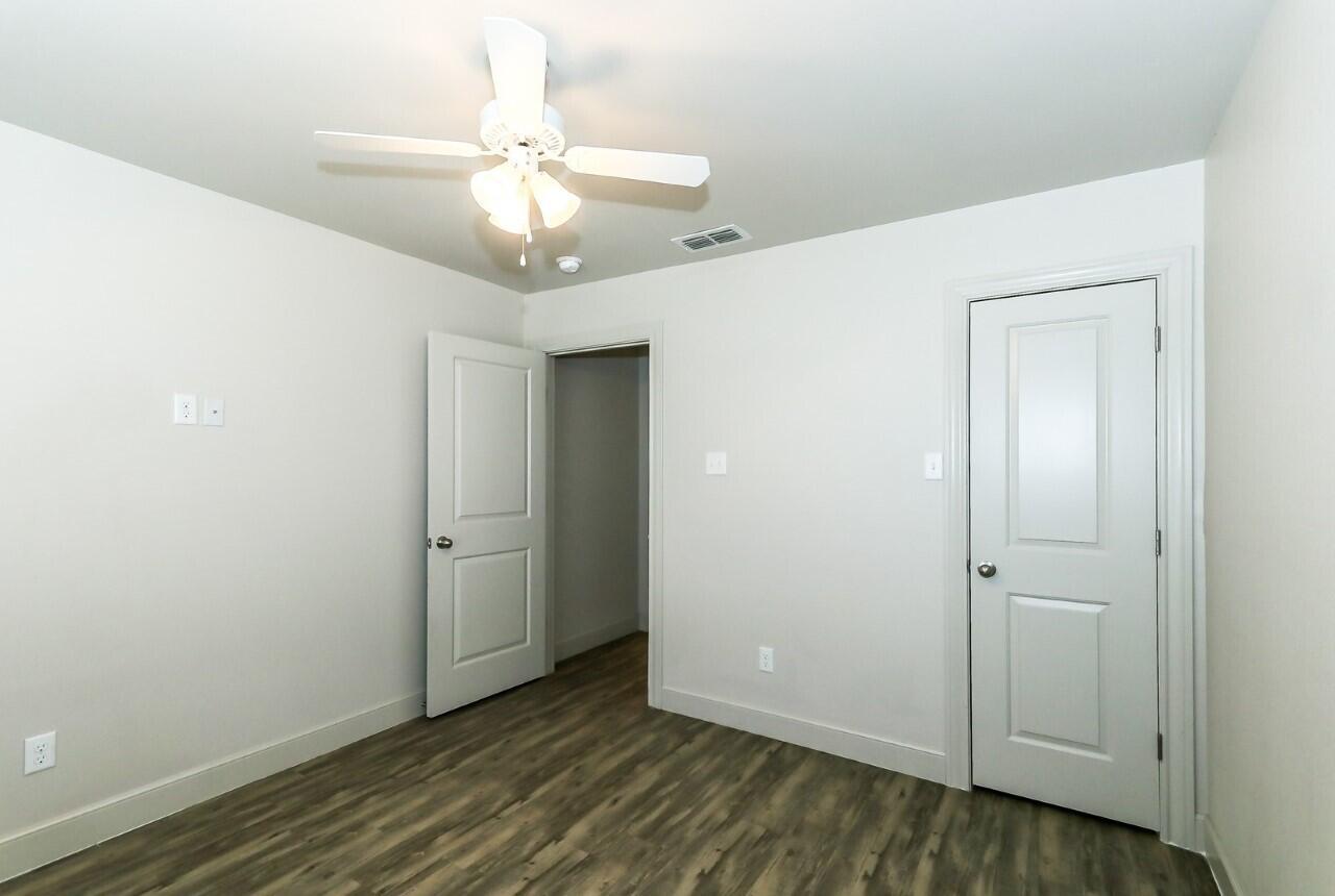 3823 133rd Street, B Property Photo 10