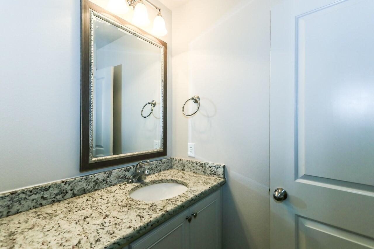 3823 133rd Street, B Property Photo 11