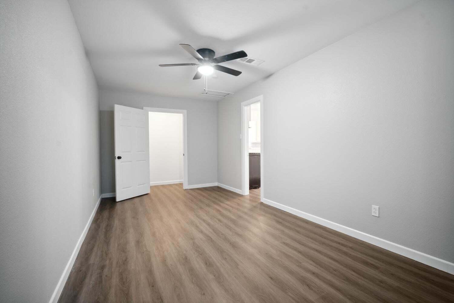 2004 45th Street Property Photo 14