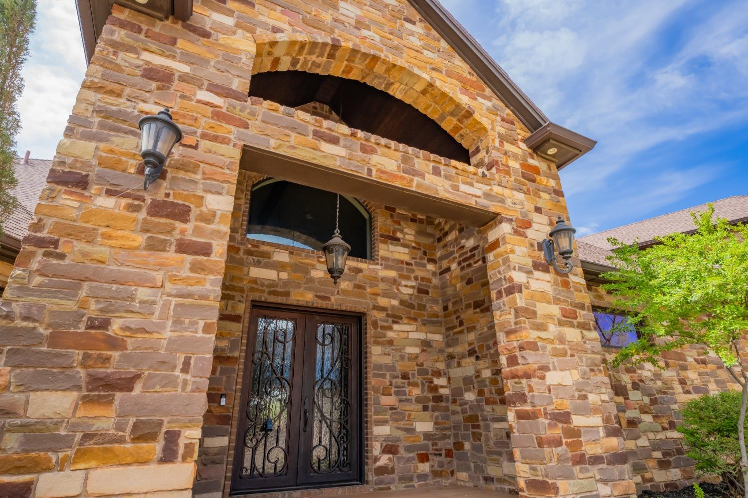 15 Whisperwood Circle Property Photo 3