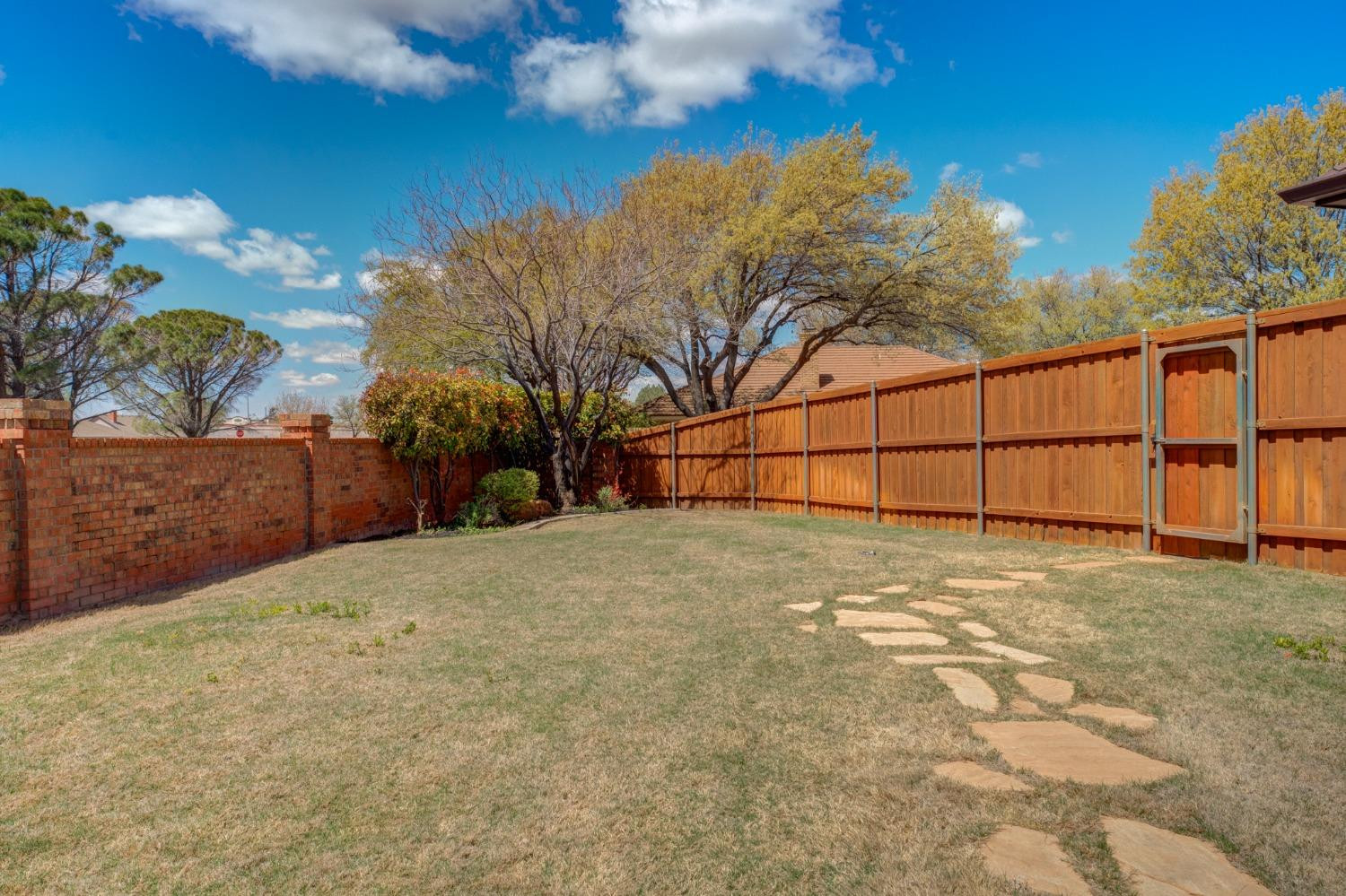 15 Whisperwood Circle Property Photo 48
