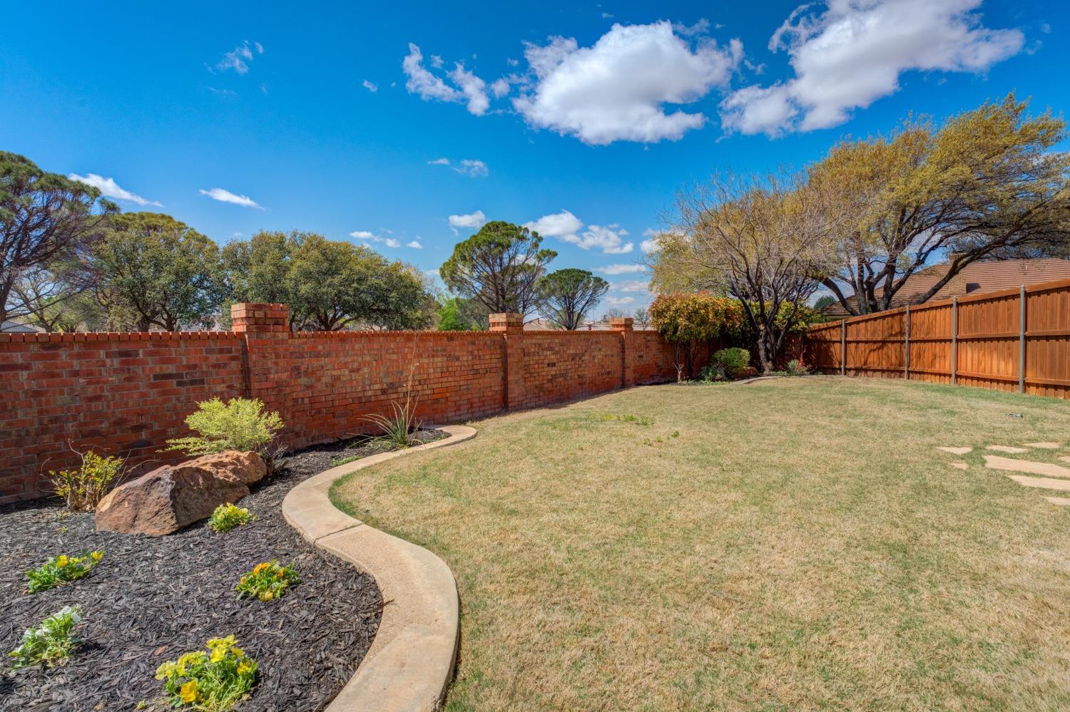 15 Whisperwood Circle Property Photo 49