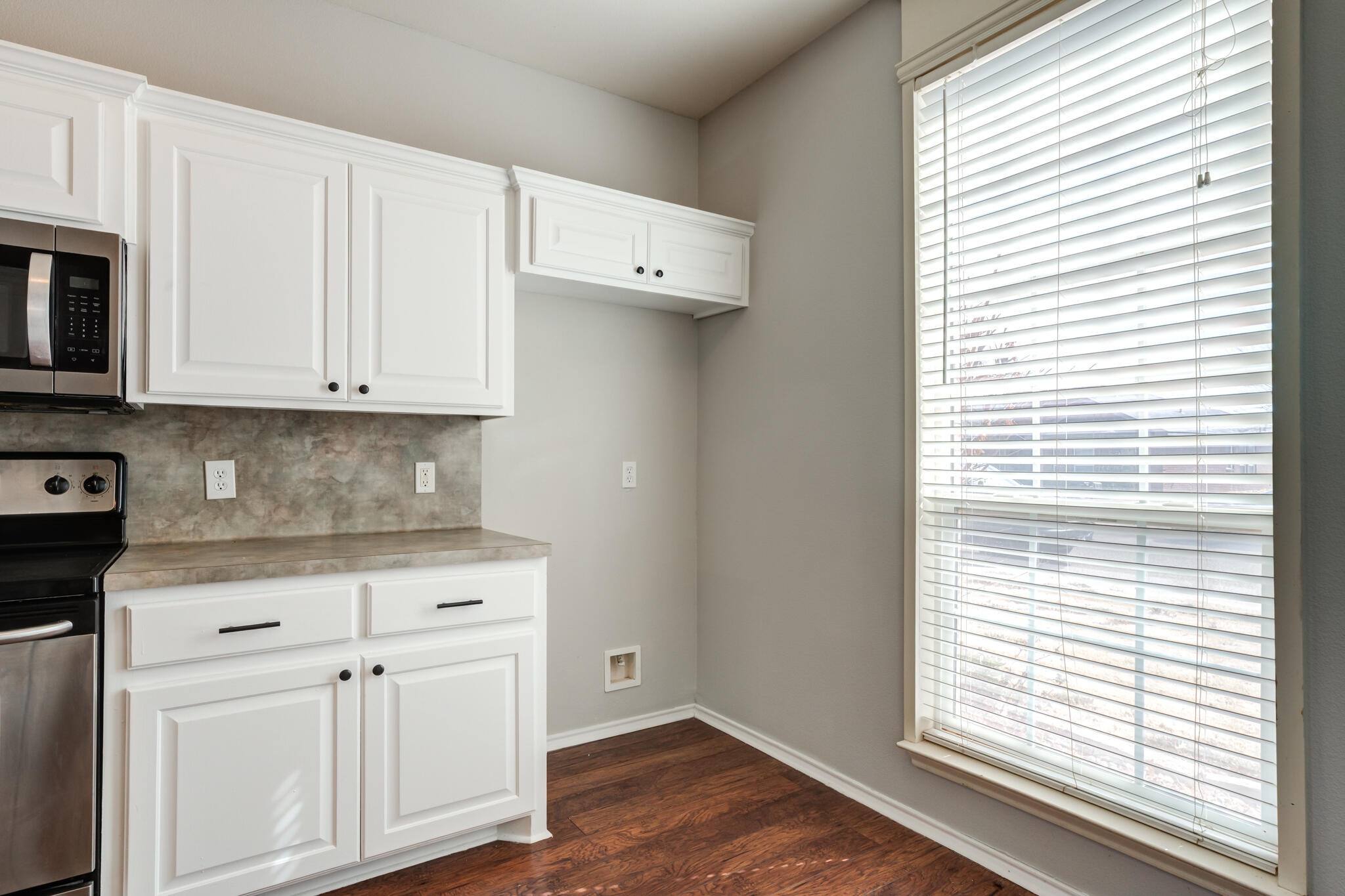 5022 Itasca Street Property Photo 8