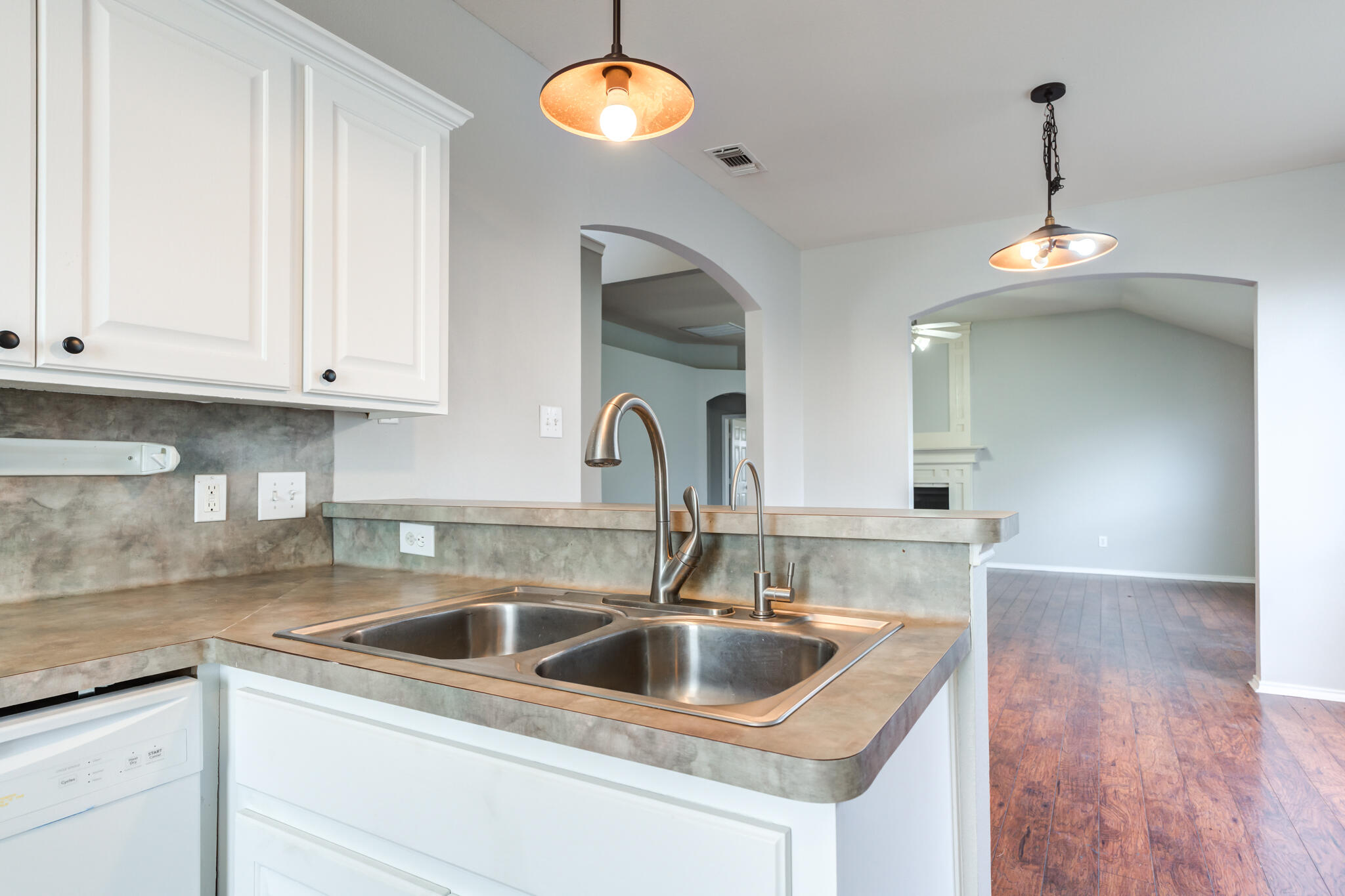 5022 Itasca Street Property Photo 11