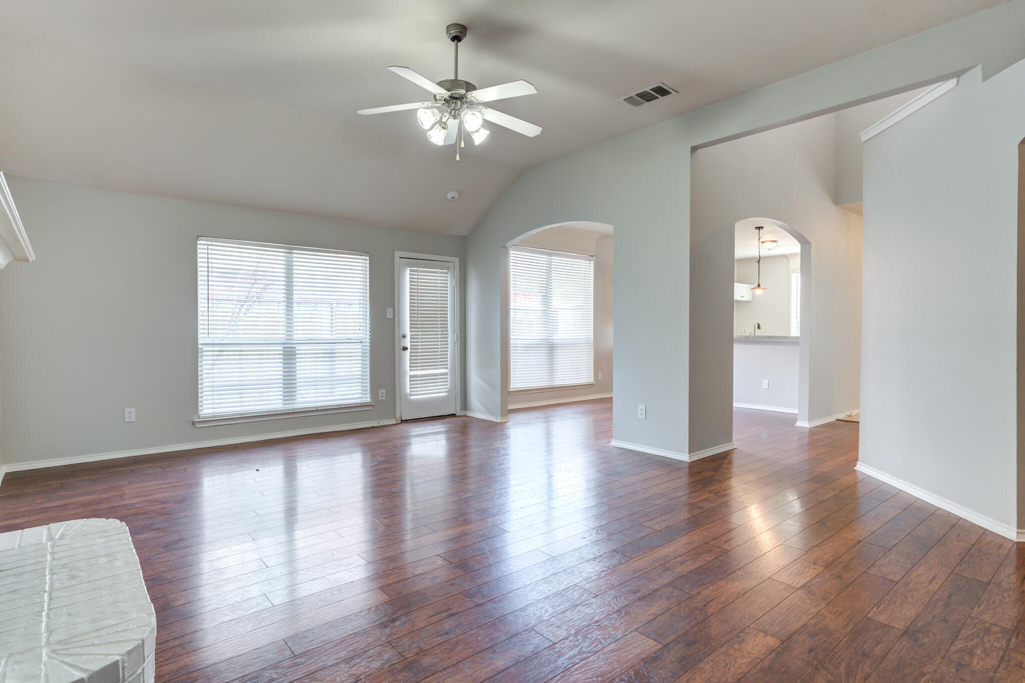 5022 Itasca Street Property Photo 24