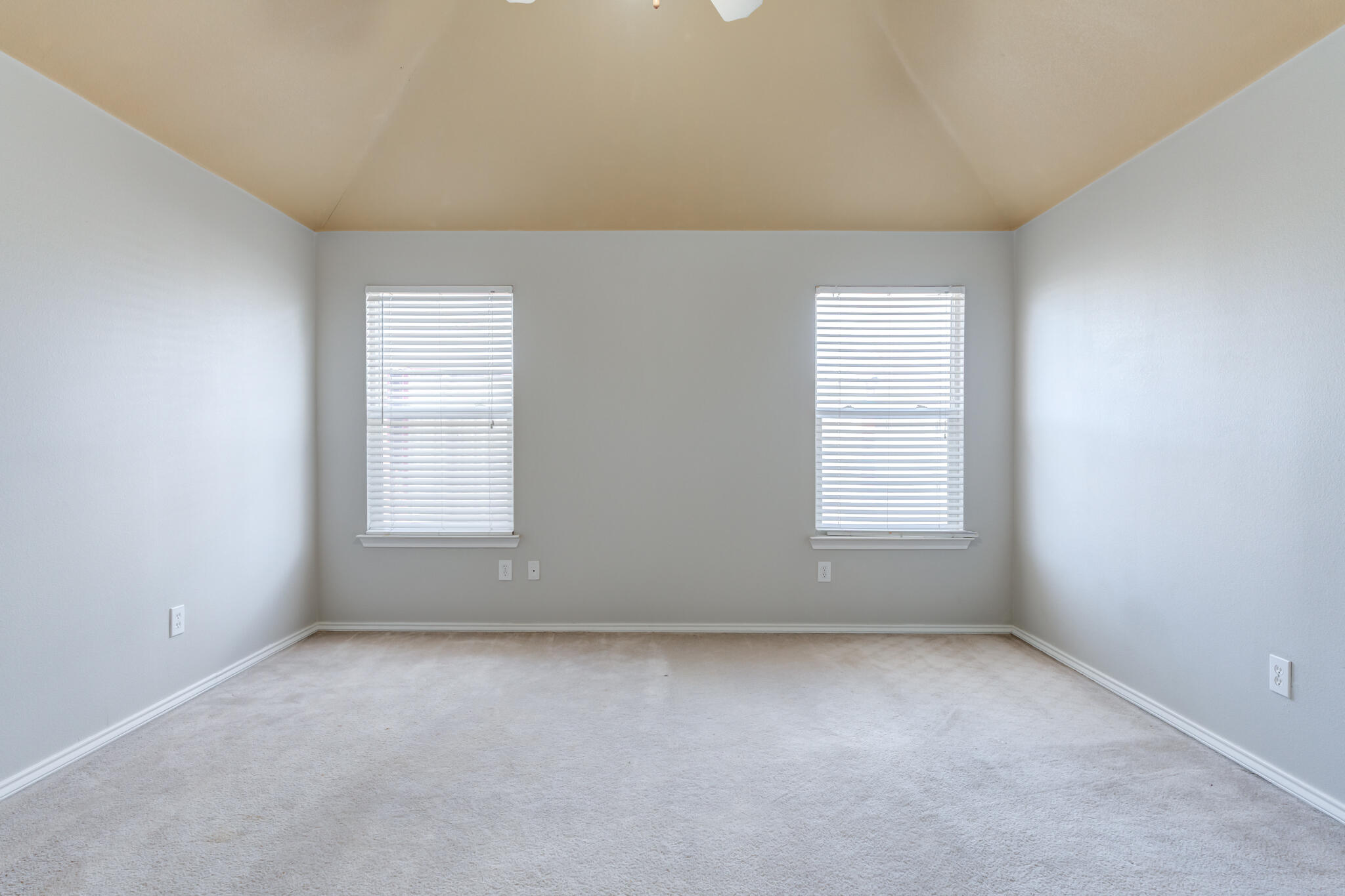 5022 Itasca Street Property Photo 26