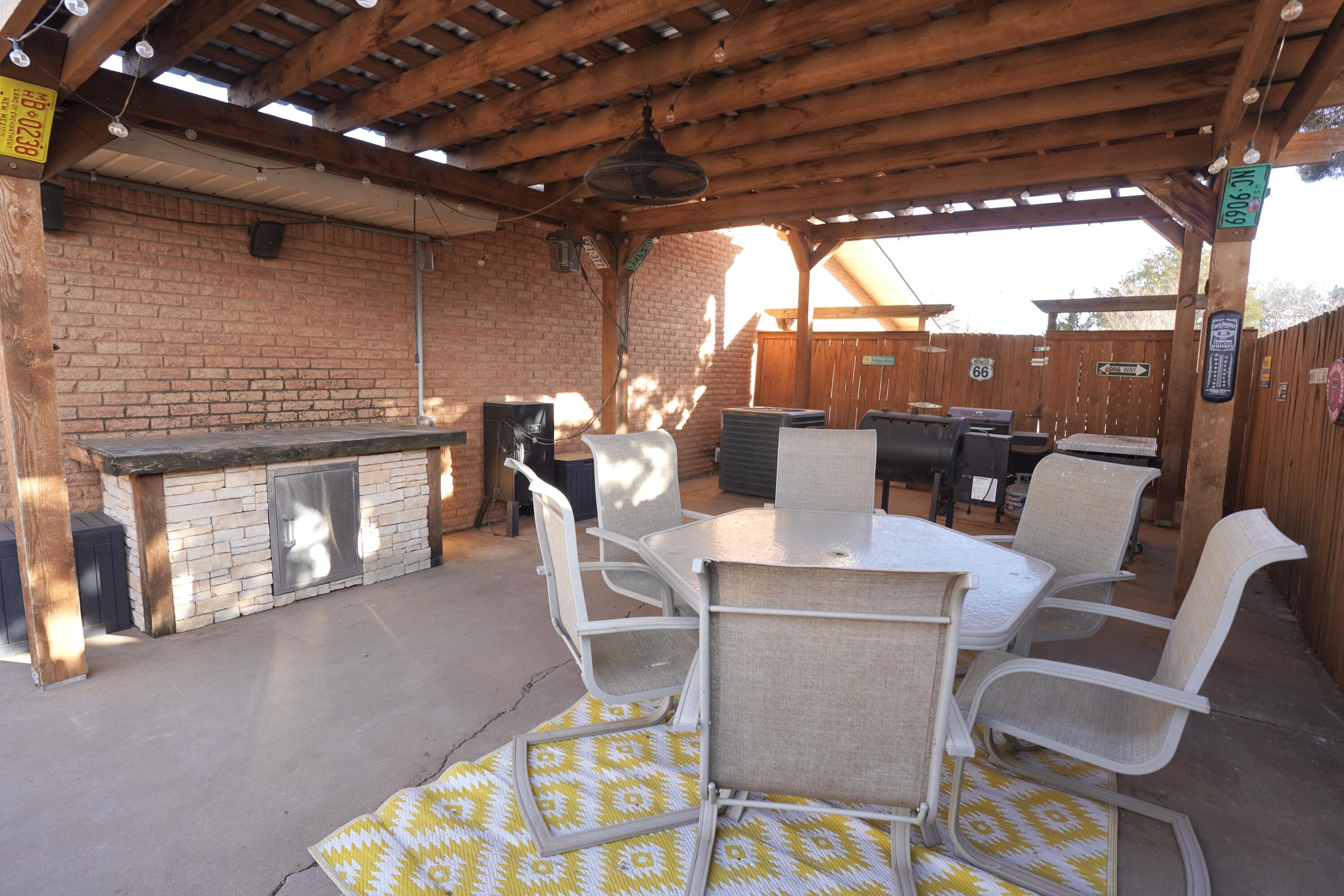 802 7th Street Property Photo 3