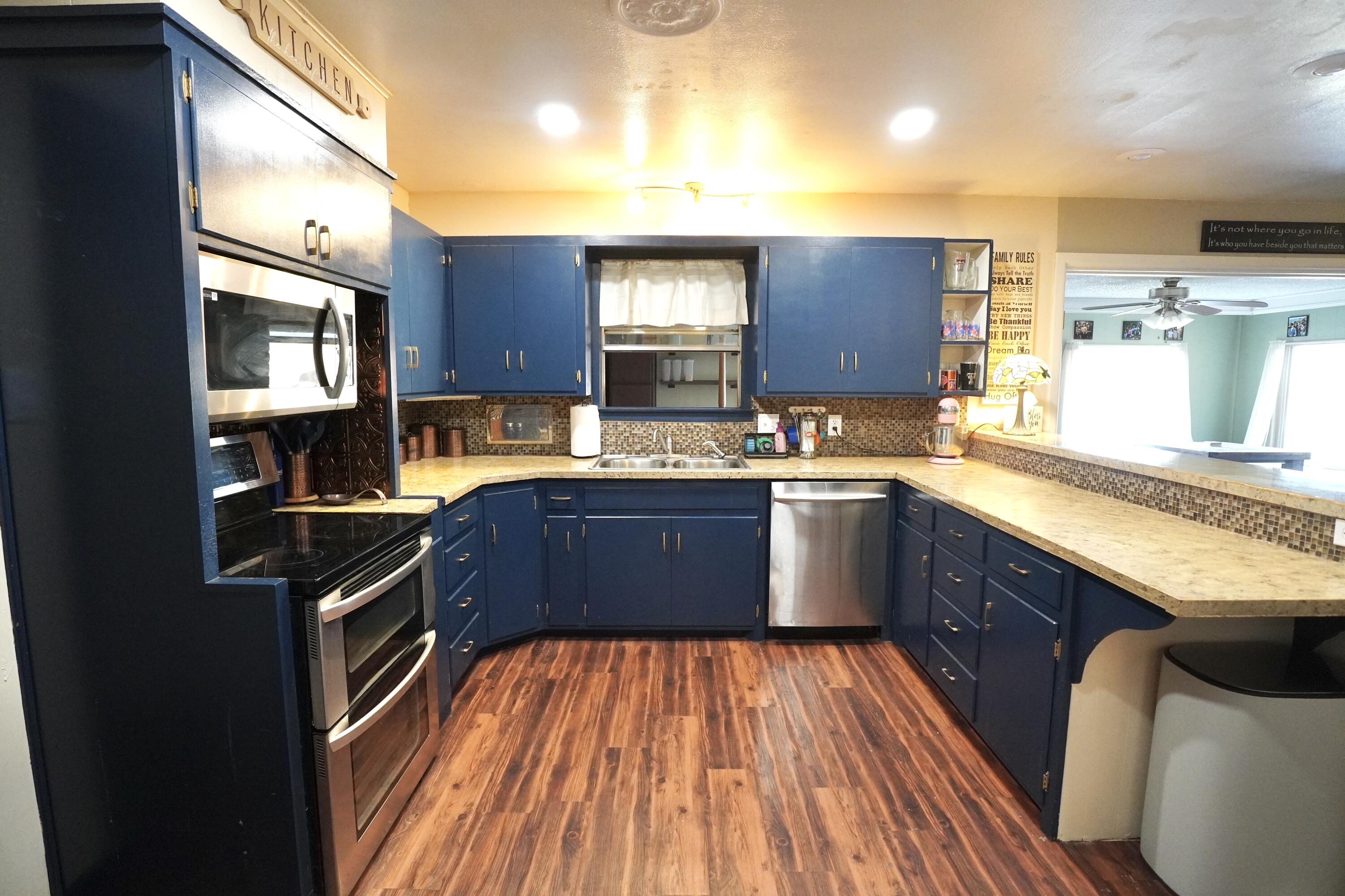 802 7th Street Property Photo 5