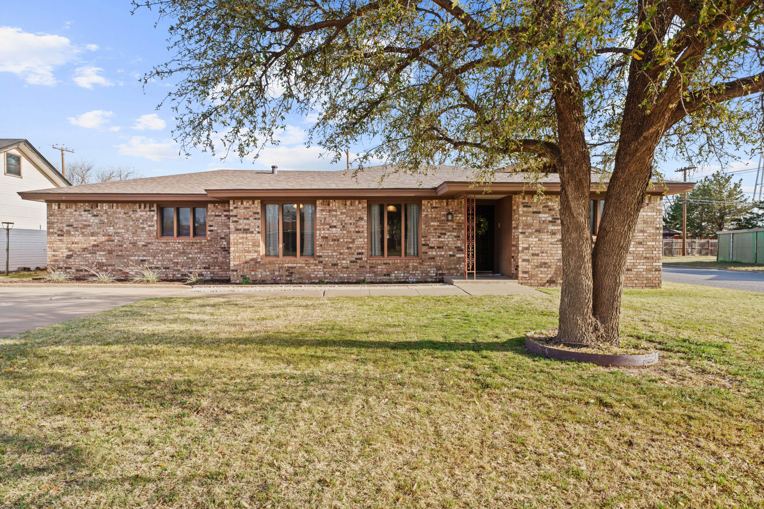 602 6th Street Property Photo 1