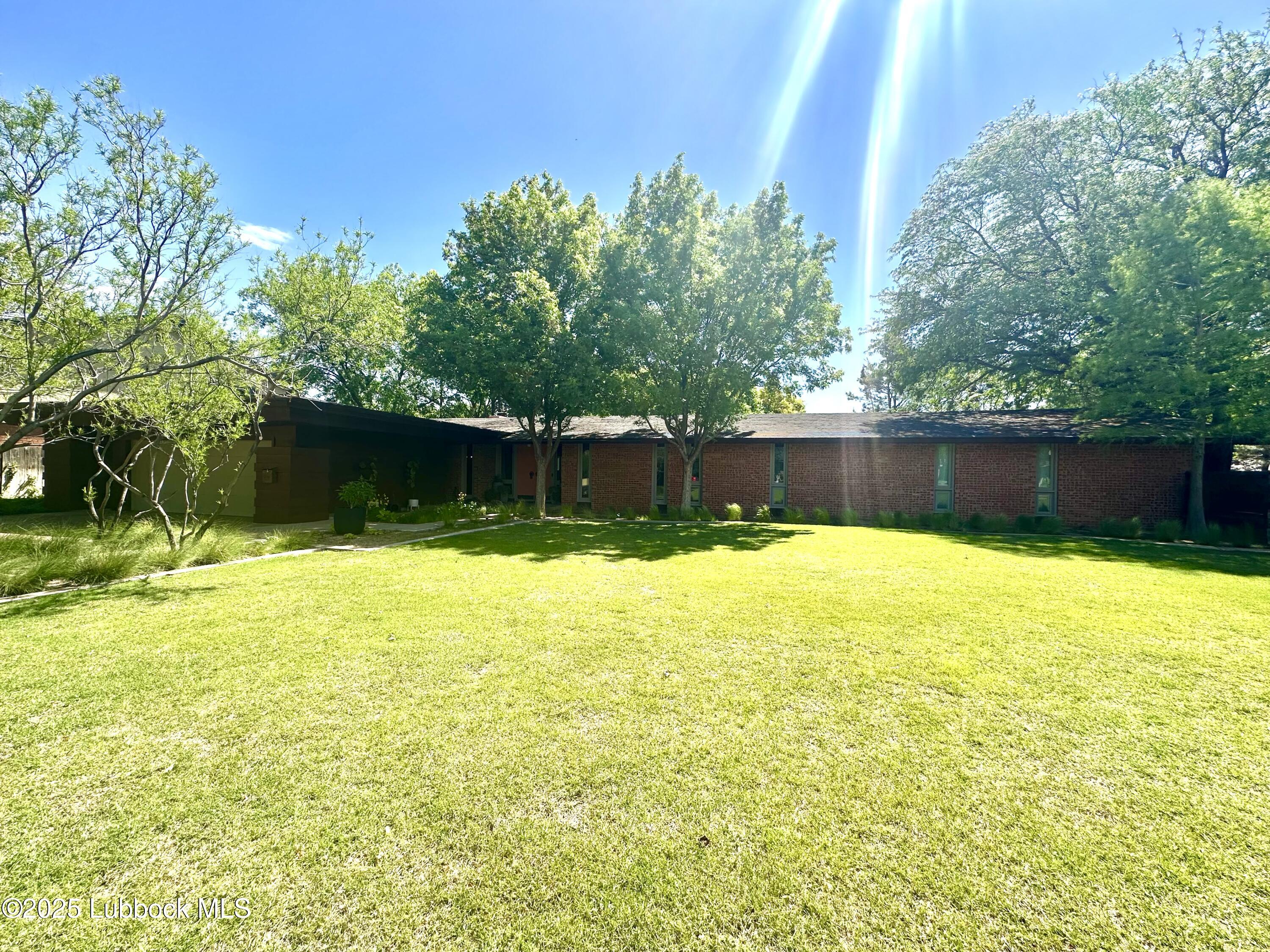 1408 Borger Property Photo 1