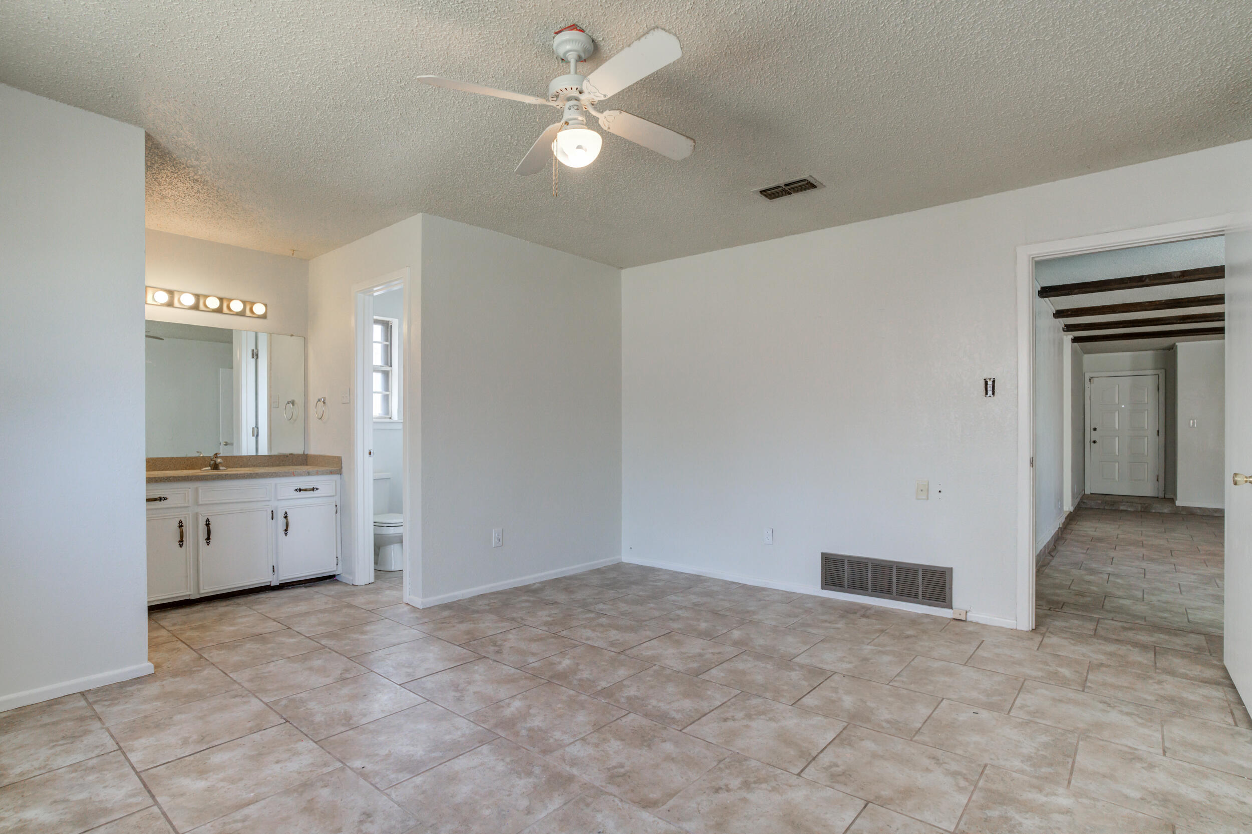 4404 58th Street Property Photo 12
