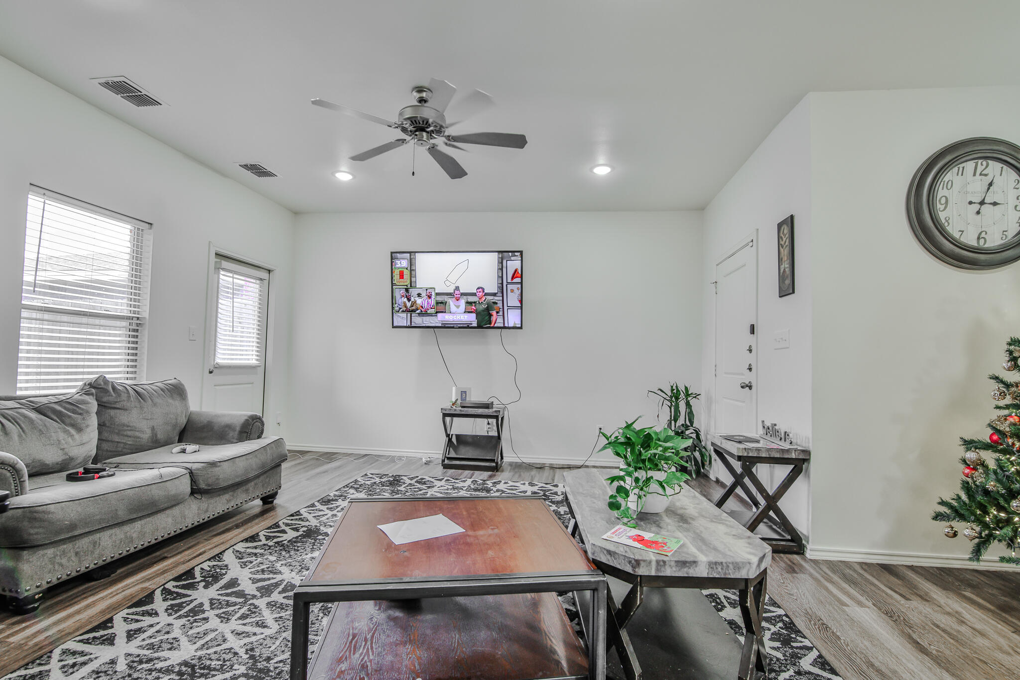 6906 20th Street Property Photo 3