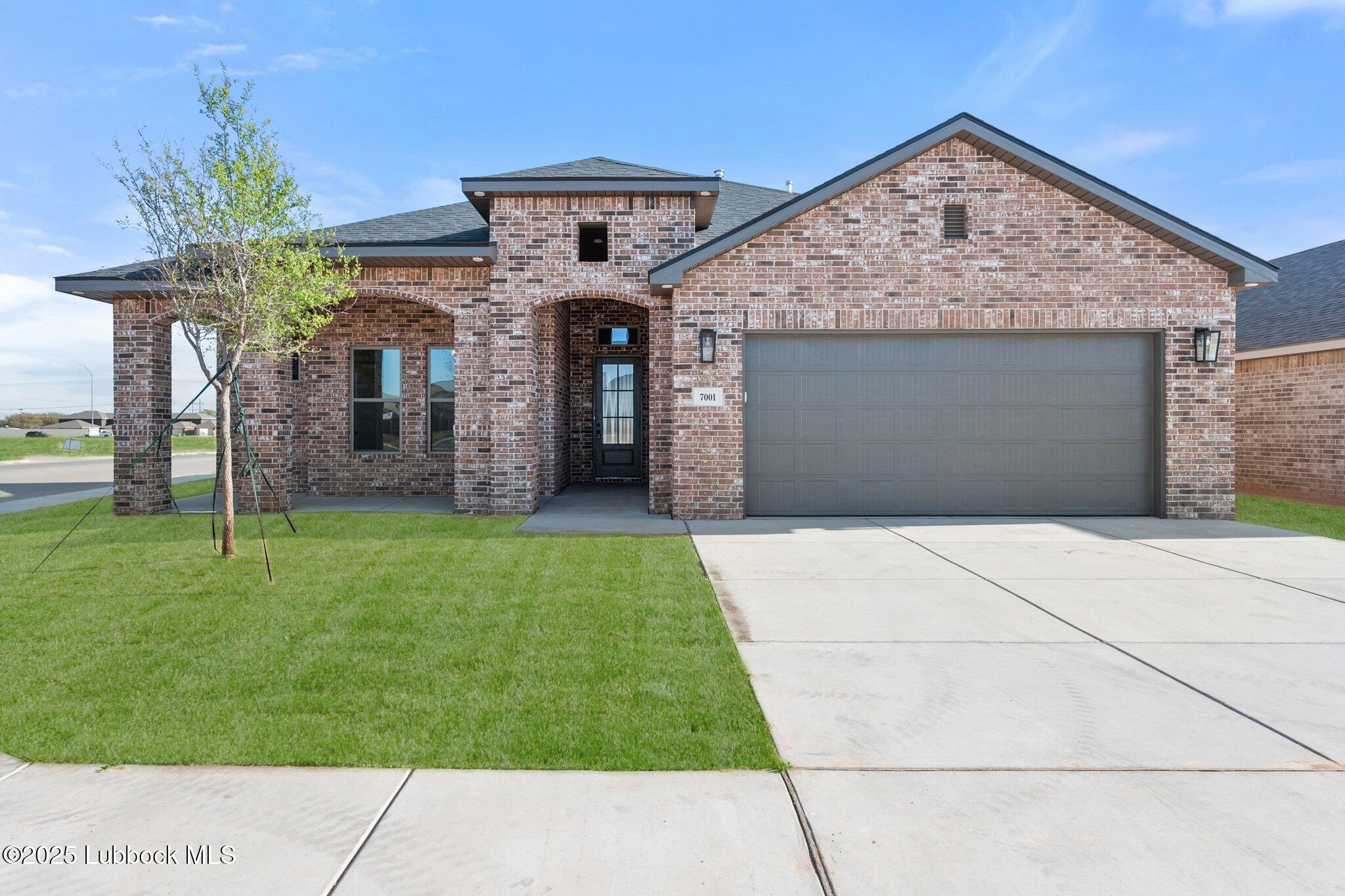 7001 18th Place Property Photo 1
