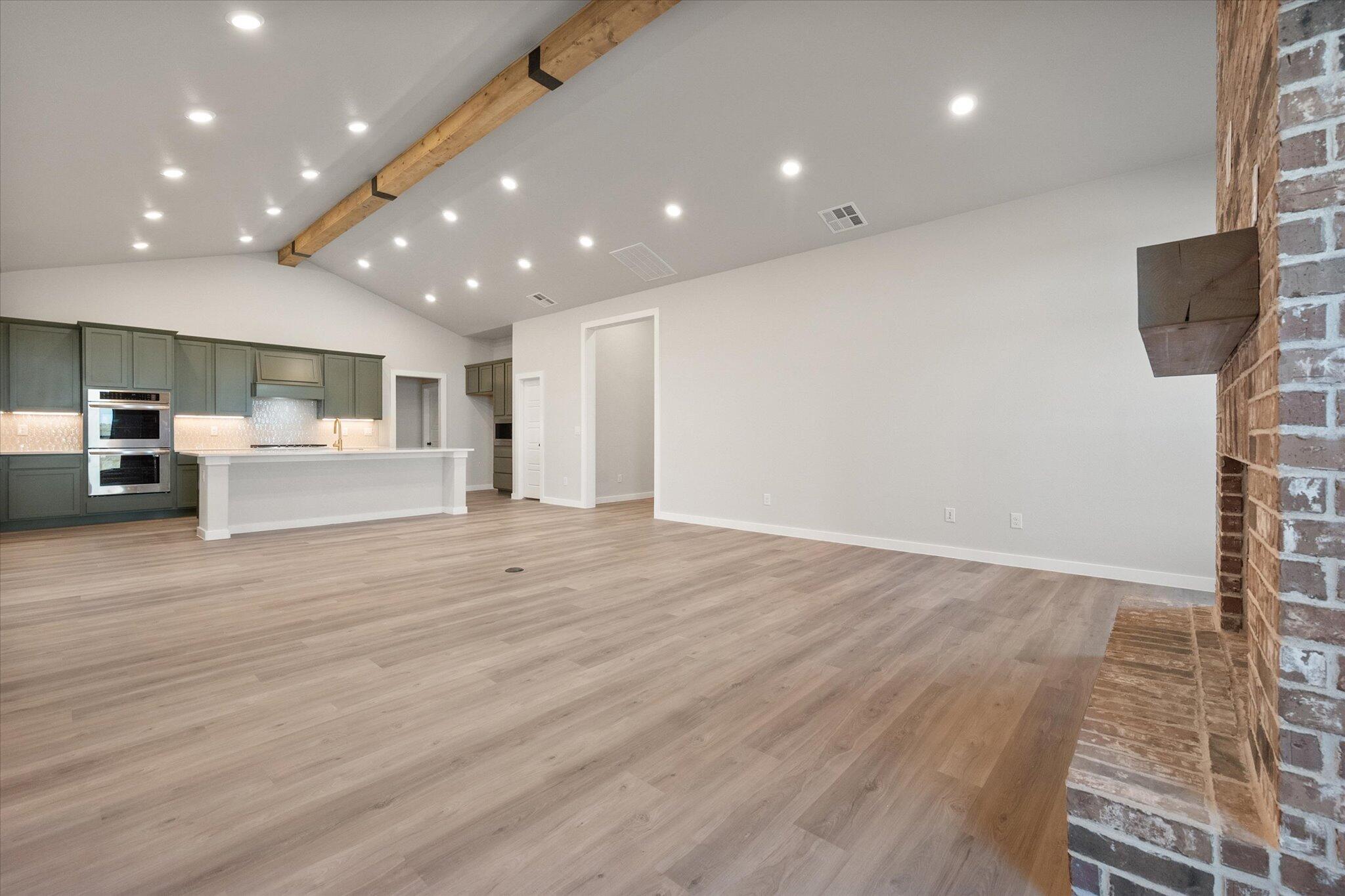 7001 18th Place Property Photo 6