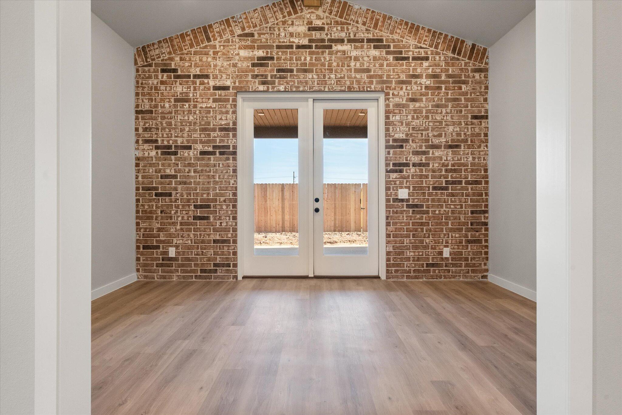 7001 18th Place Property Photo 8
