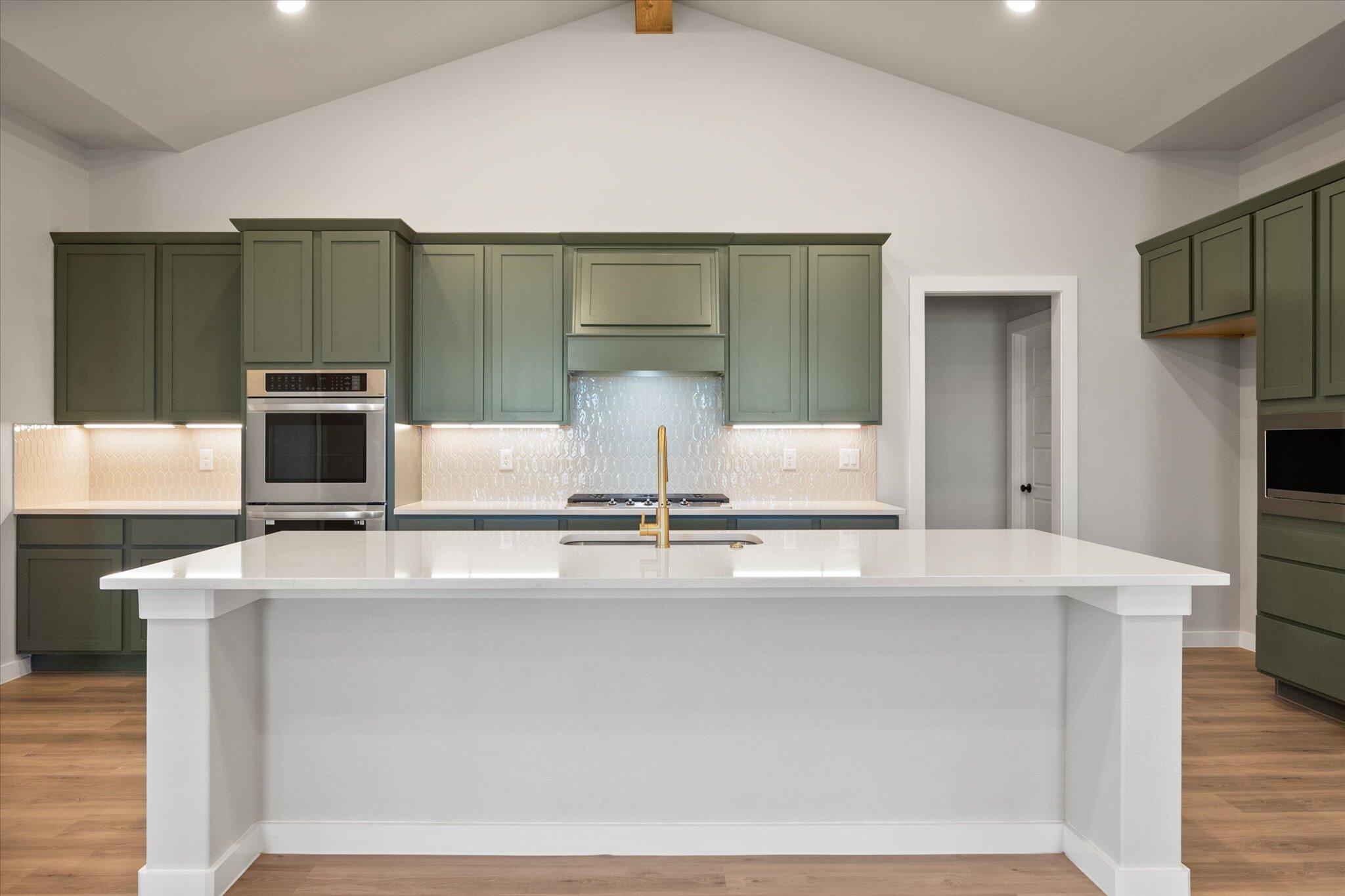 7001 18th Place Property Photo 10